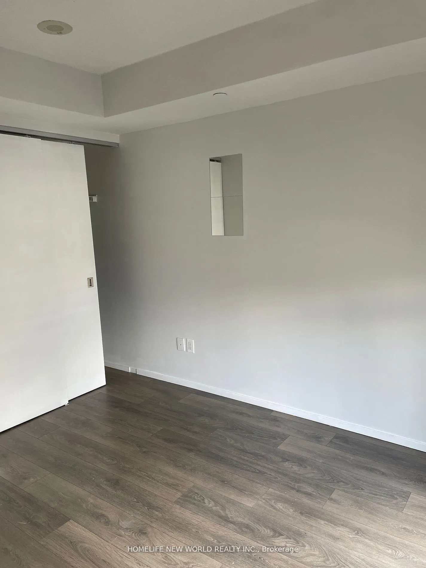 159 Dundas Street E, #612