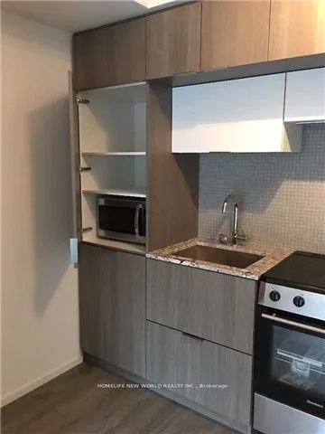 159 Dundas Street E, #612