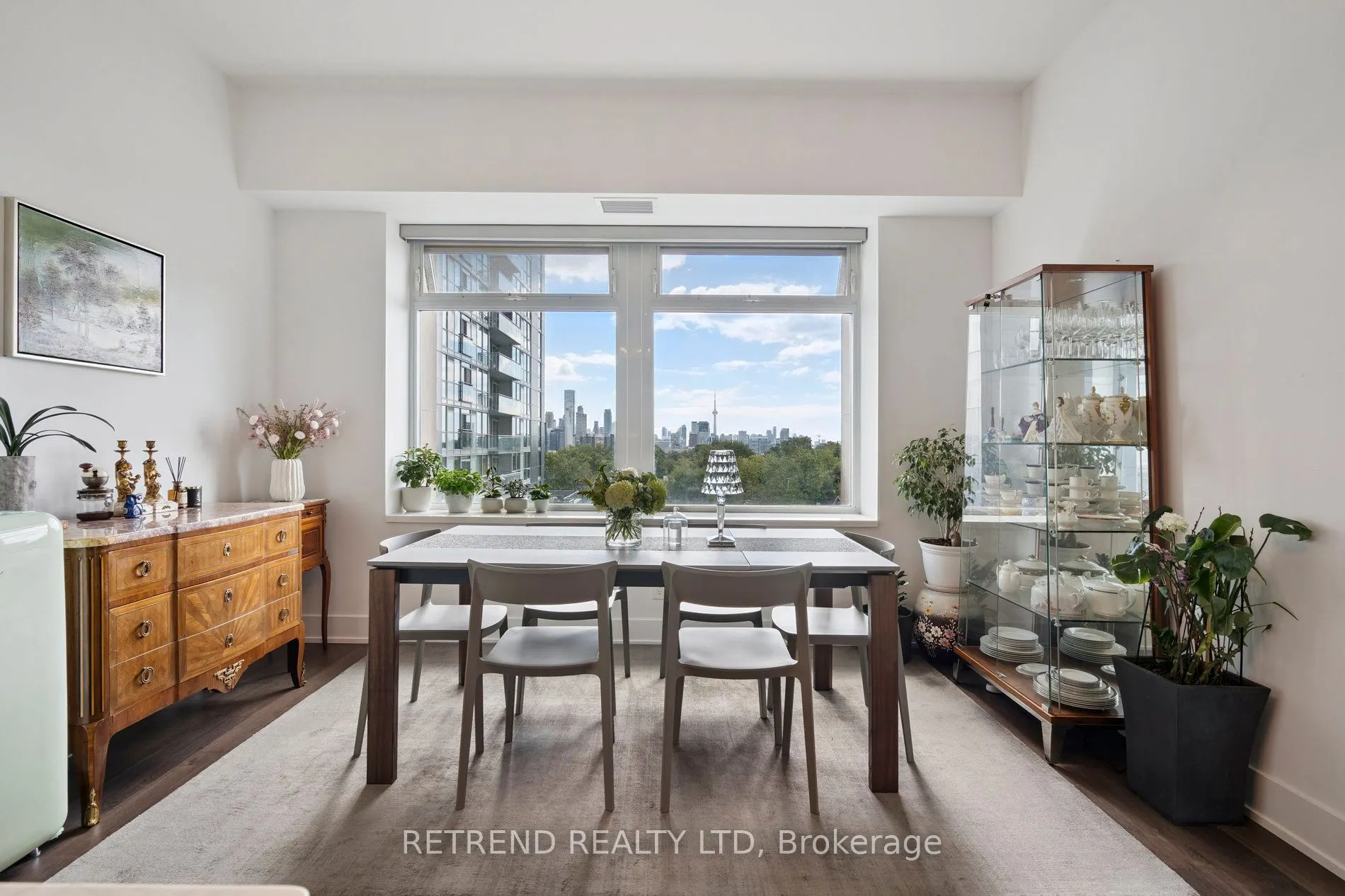 111 St Clair Avenue W, #610