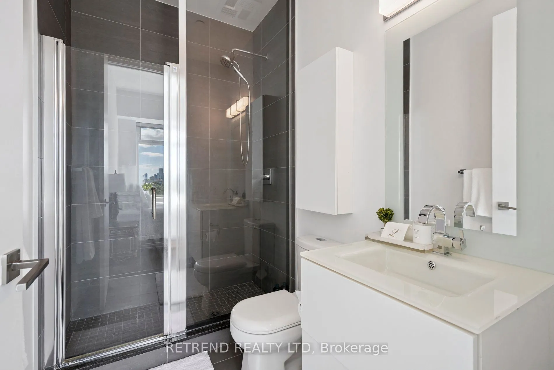 111 St Clair Avenue W, #610