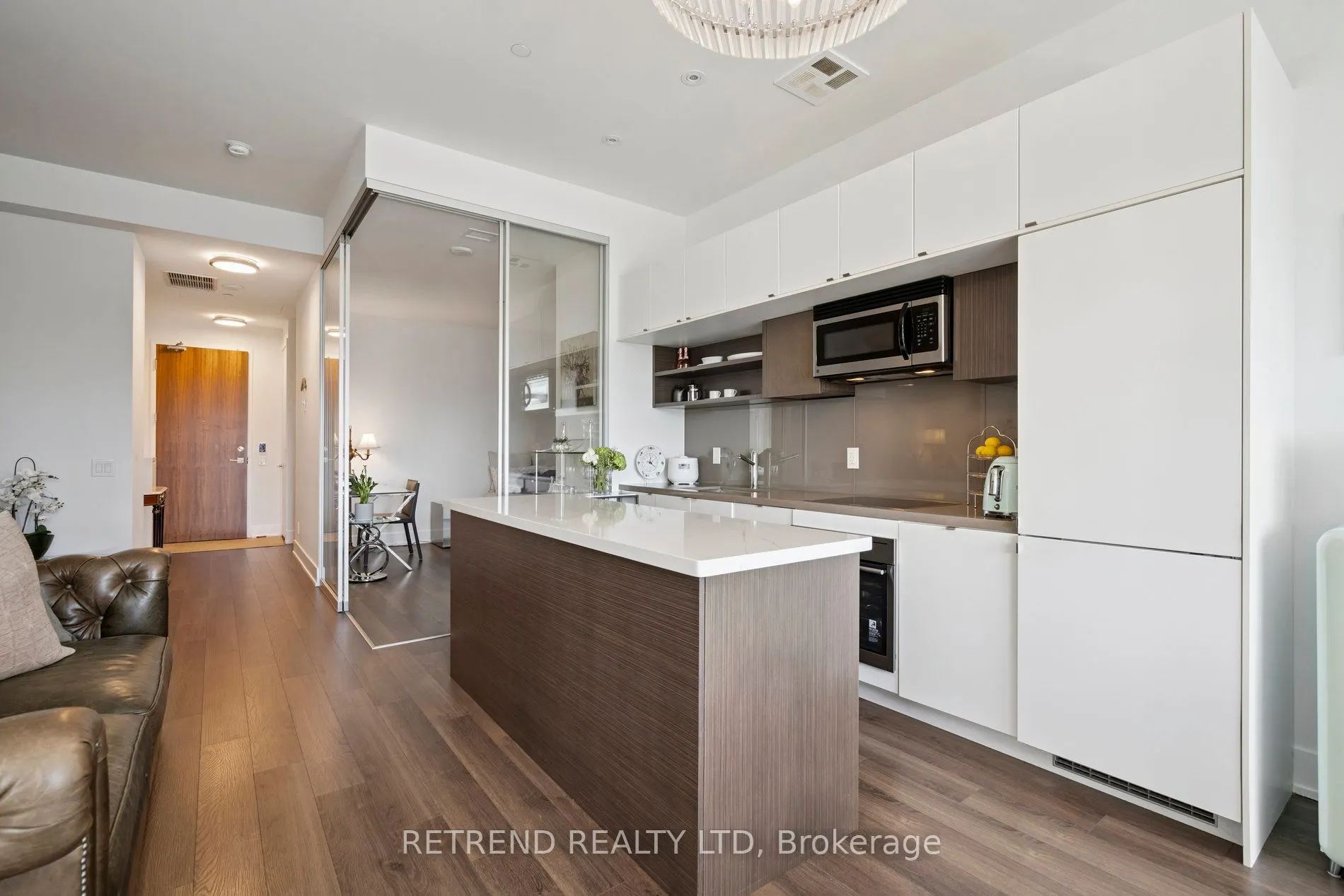 111 St Clair Avenue W, #610