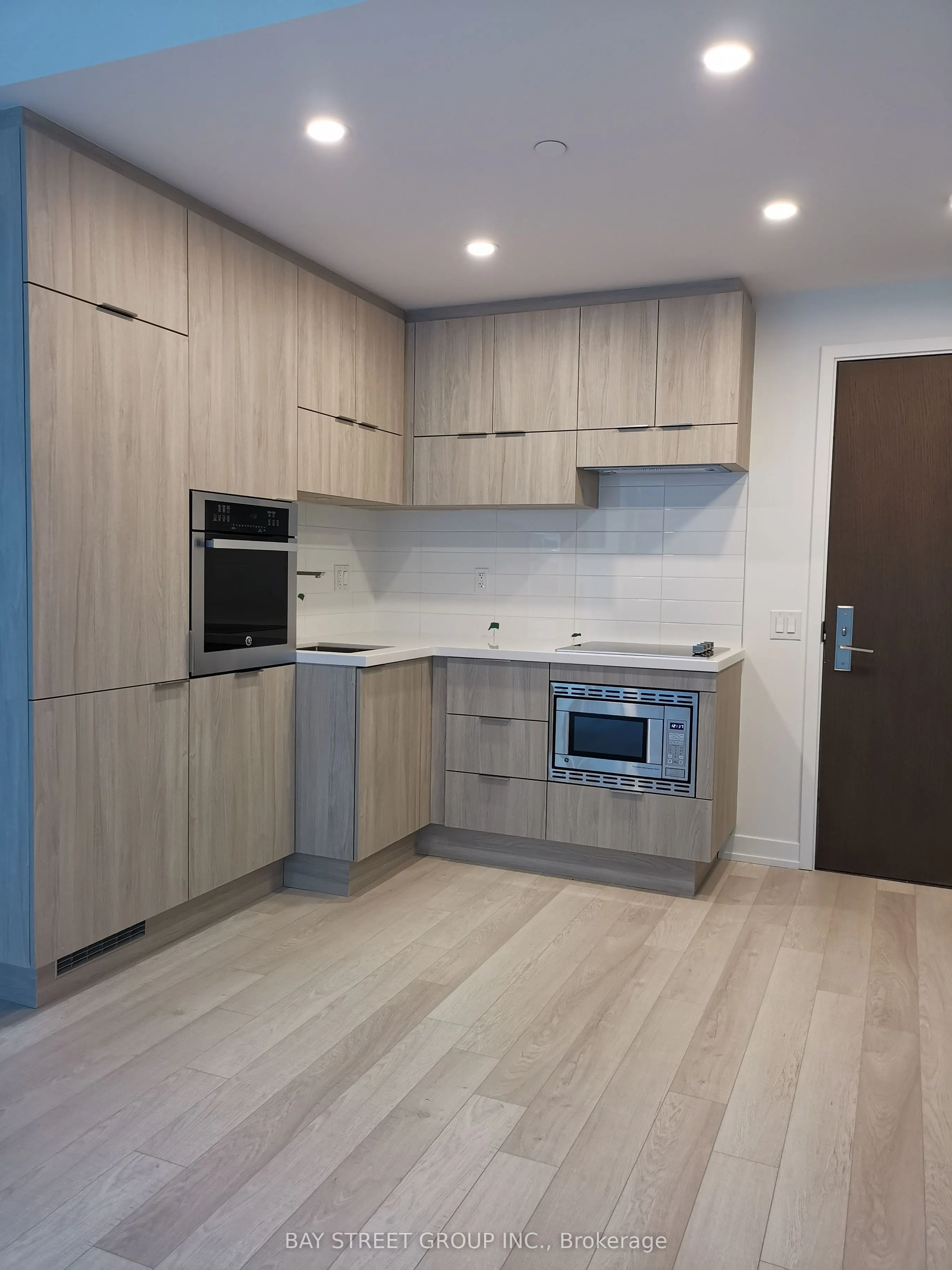 39 Roehampton Avenue, #1306