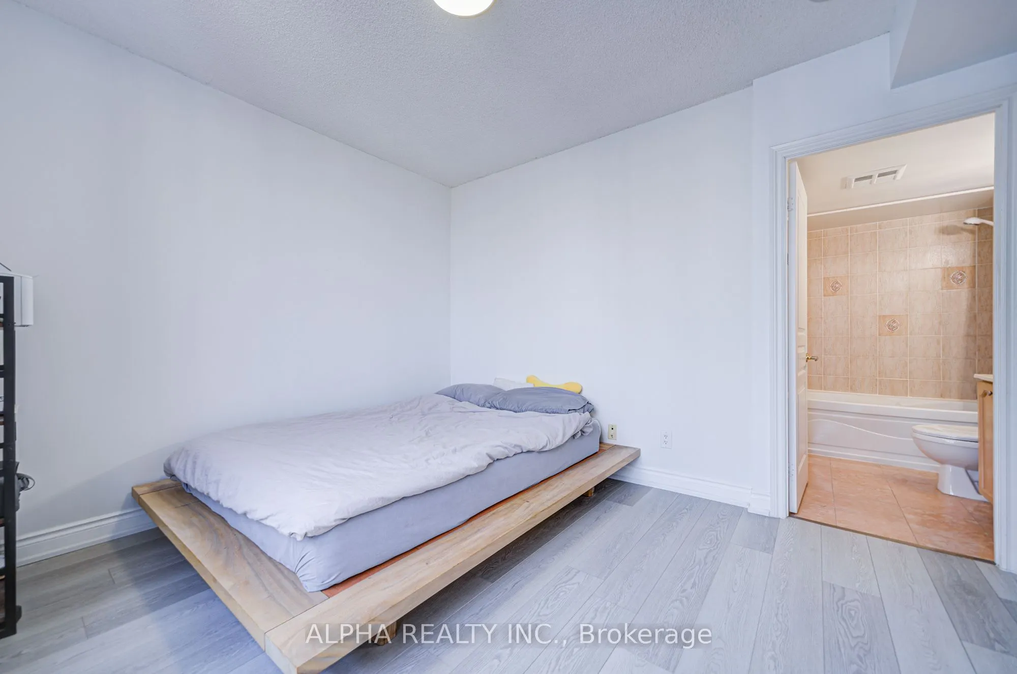 15 Northtown Way, #2228