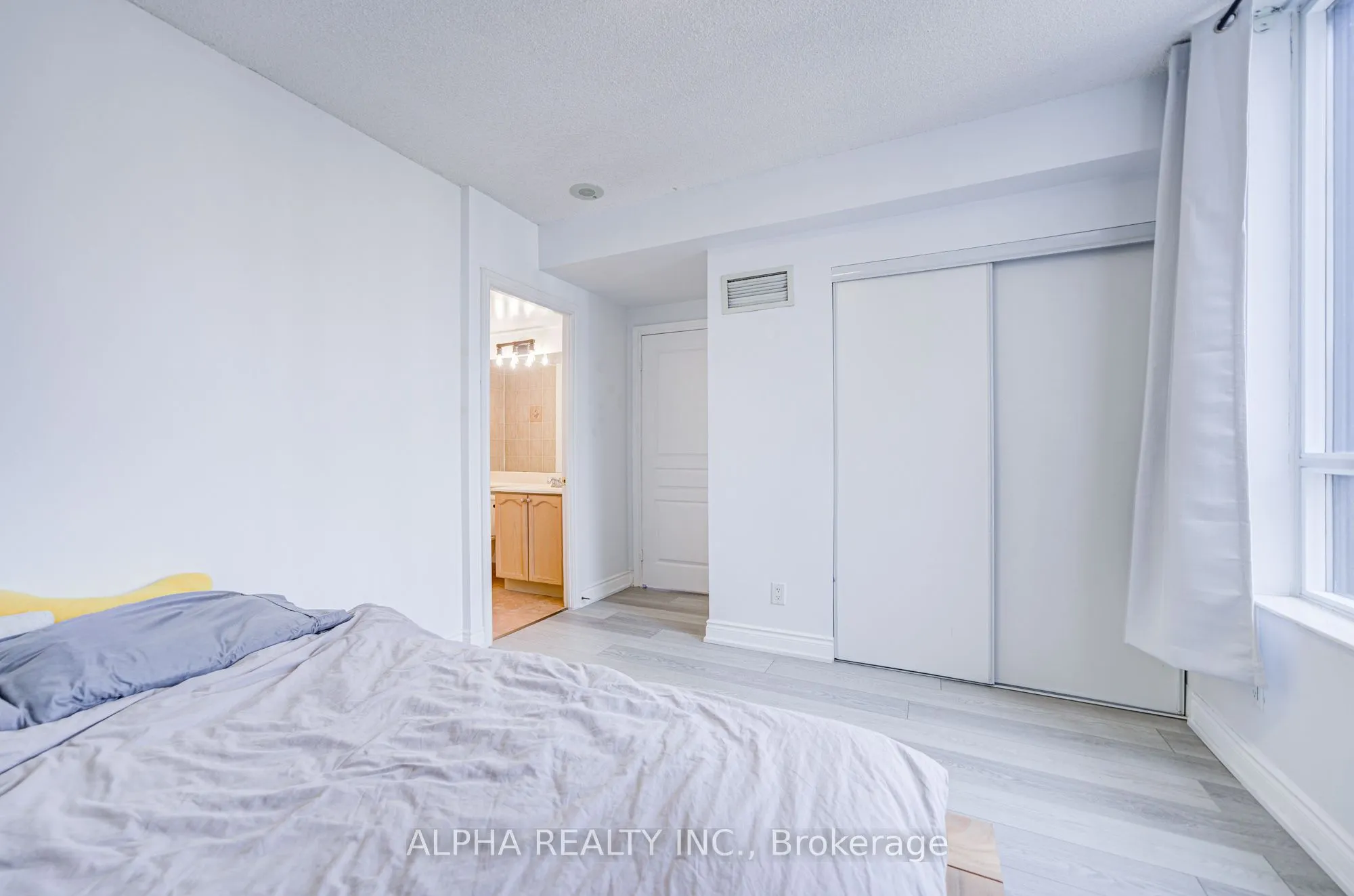 15 Northtown Way, #2228
