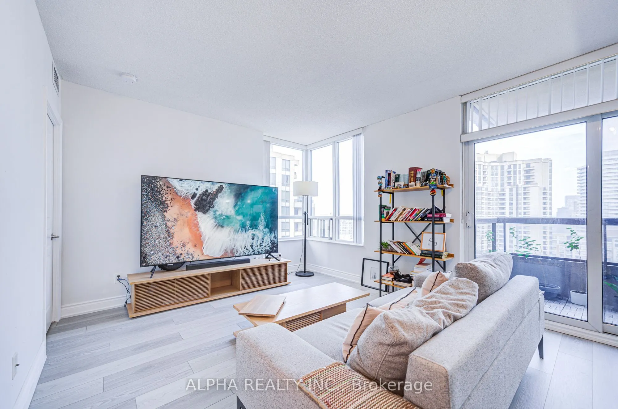 15 Northtown Way, #2228