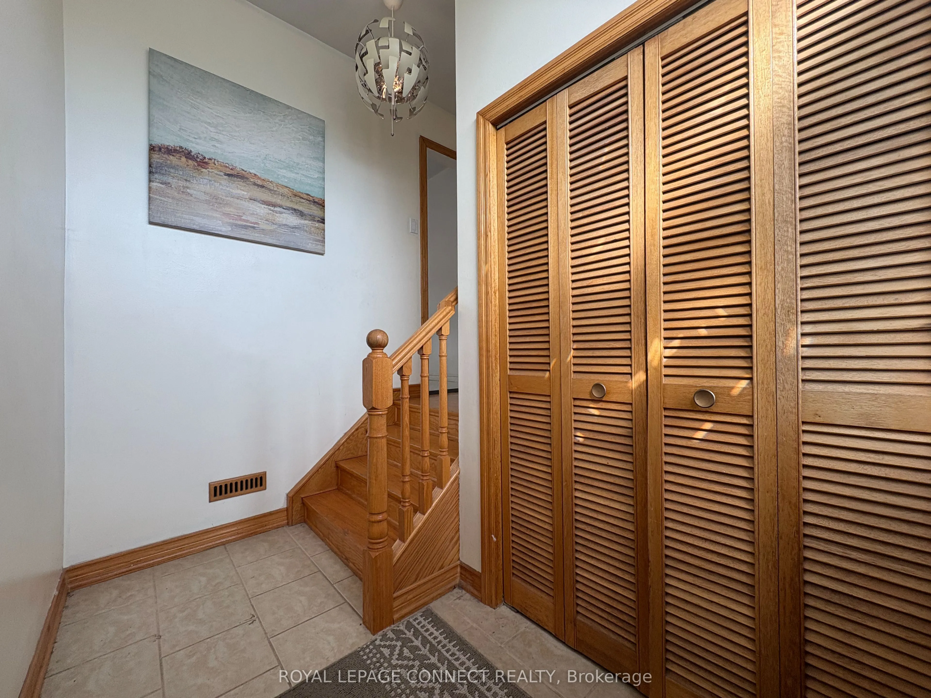58 Navaho Drive, #Upper