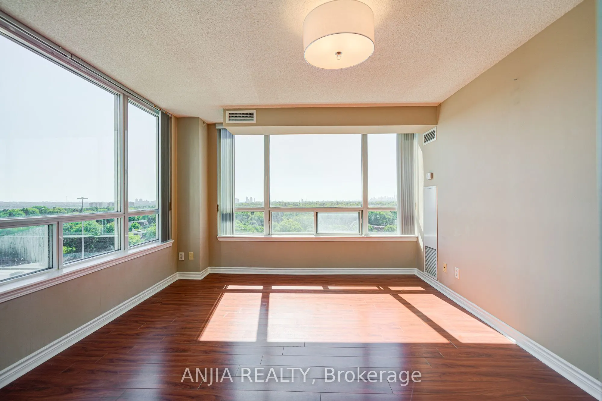 1 Rean Drive, #908