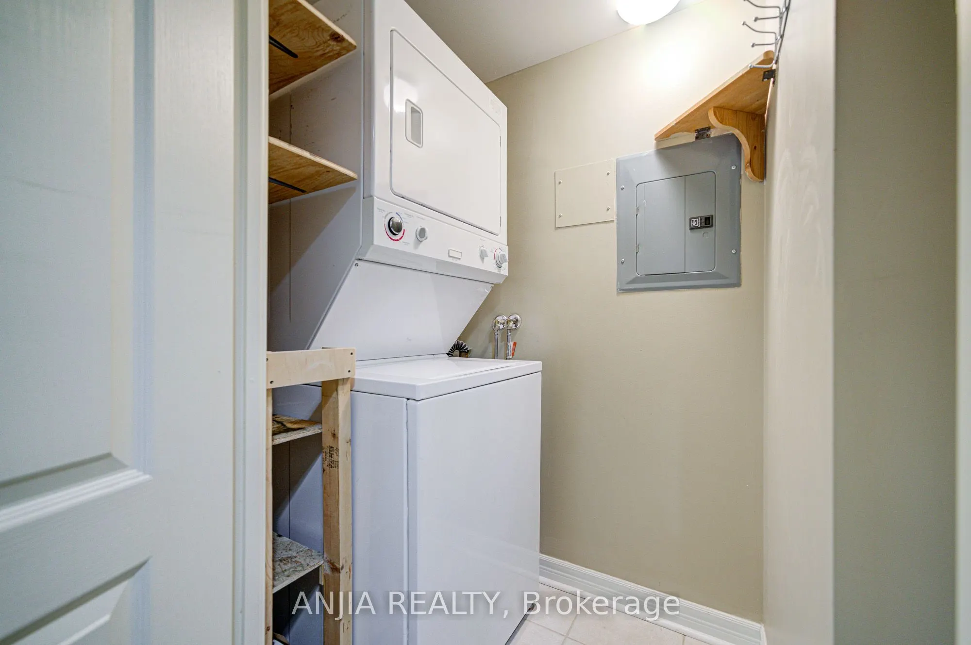 1 Rean Drive, #908