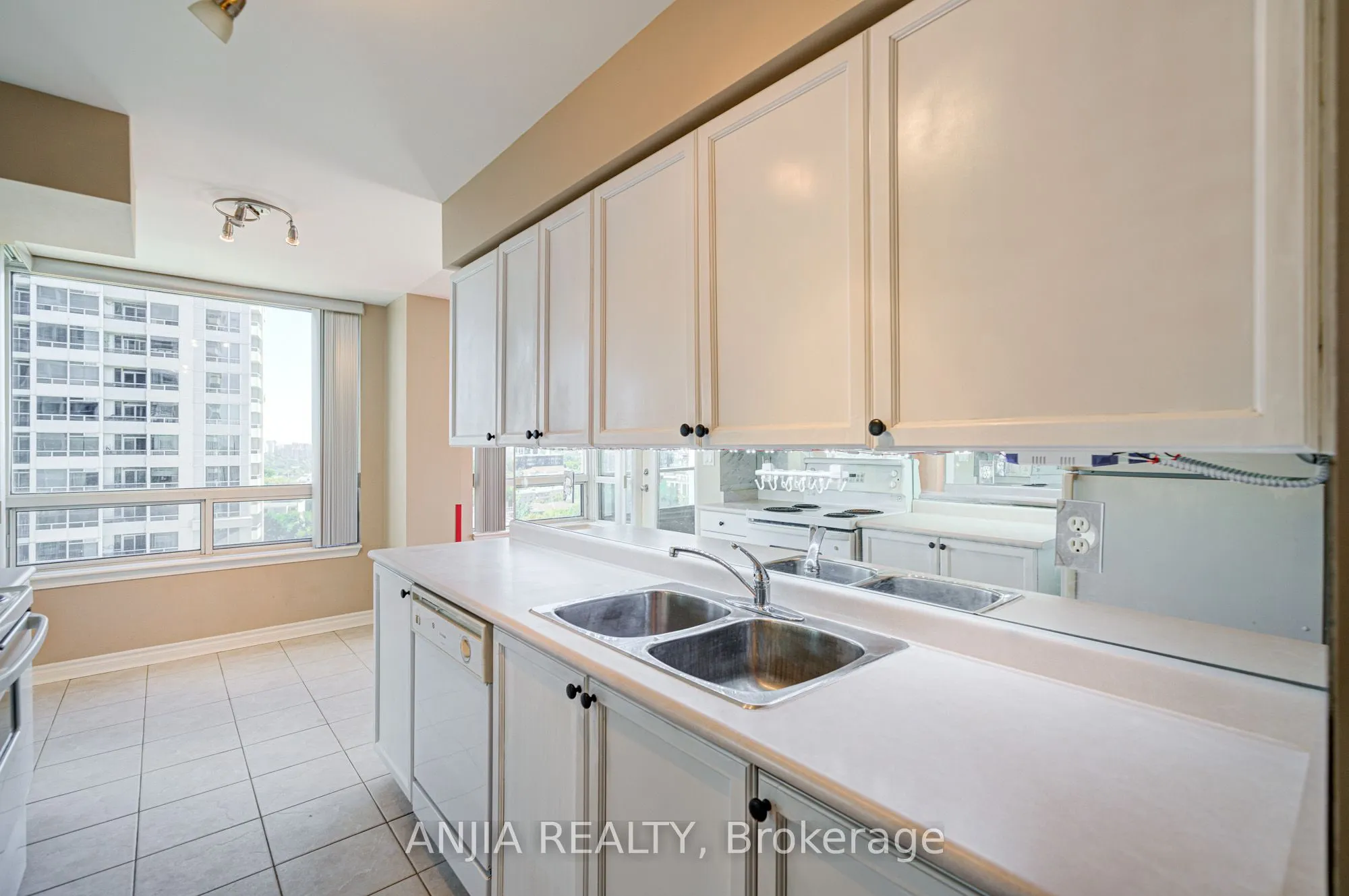 1 Rean Drive, #908