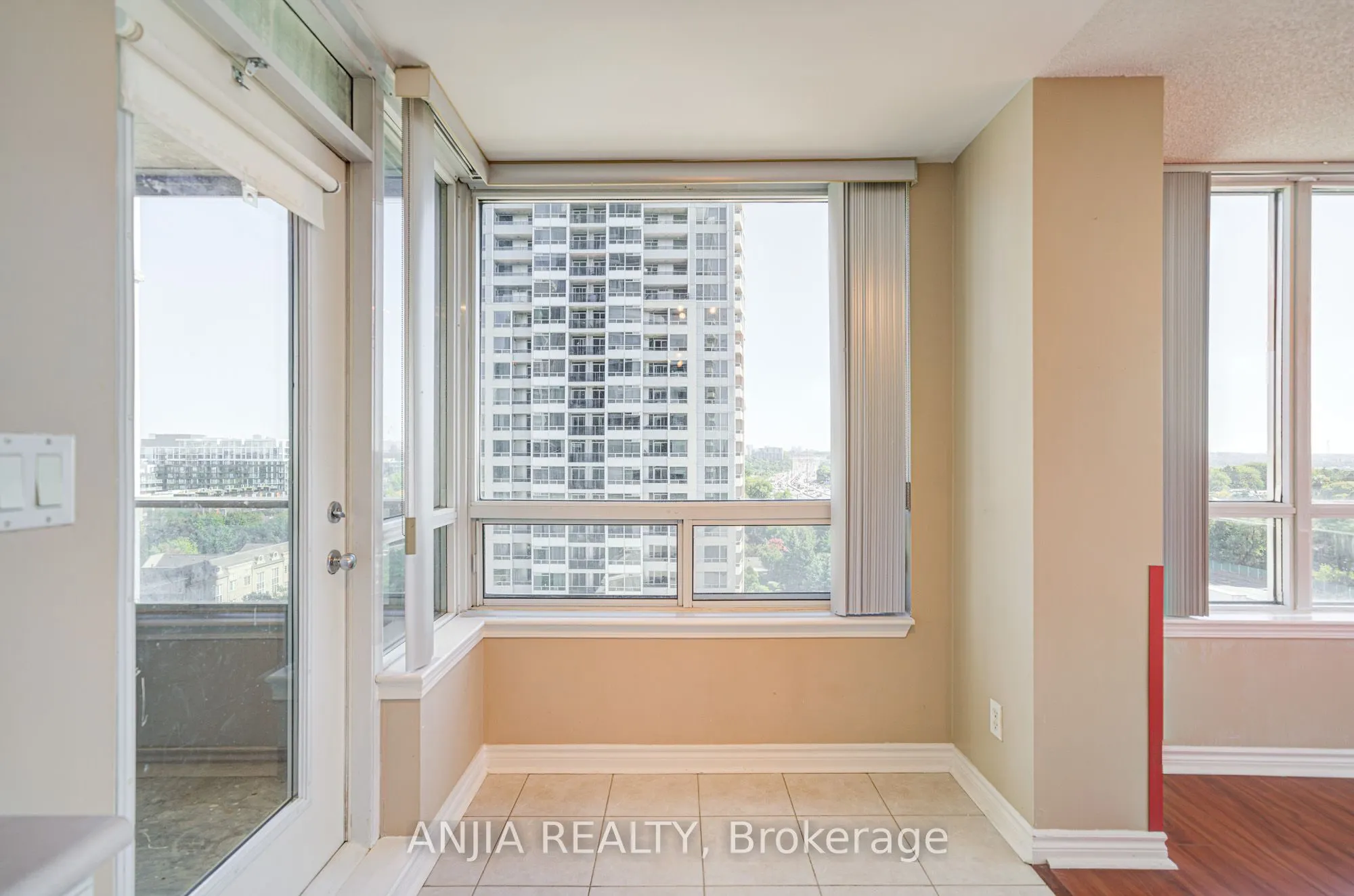 1 Rean Drive, #908