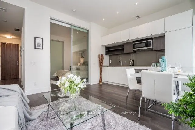 111 St Clair Avenue W, #504
