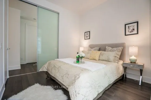 111 St Clair Avenue W, #504