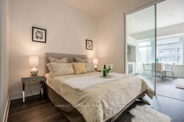 111 St Clair Avenue W, #504