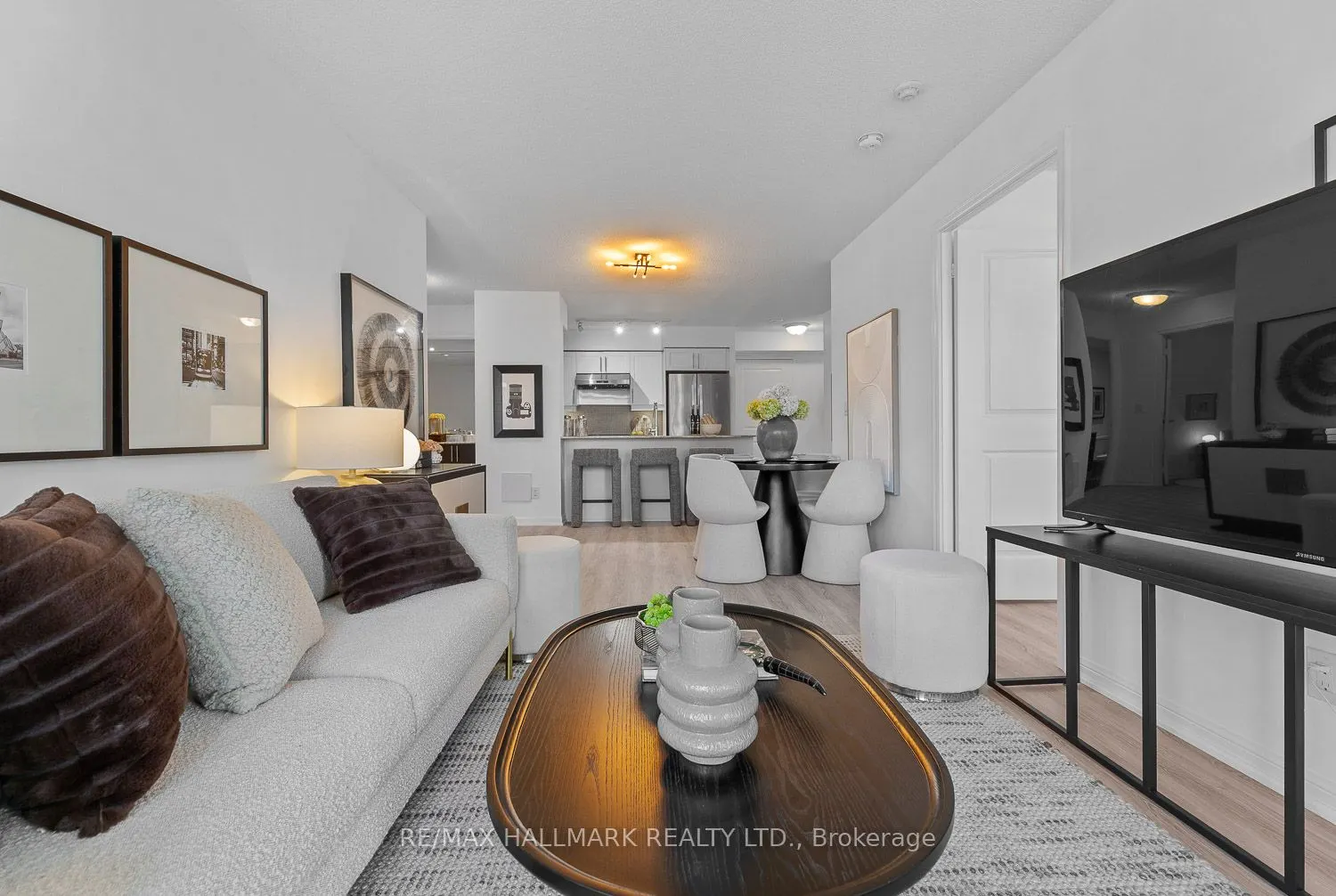 35 Bastion Street, #1910