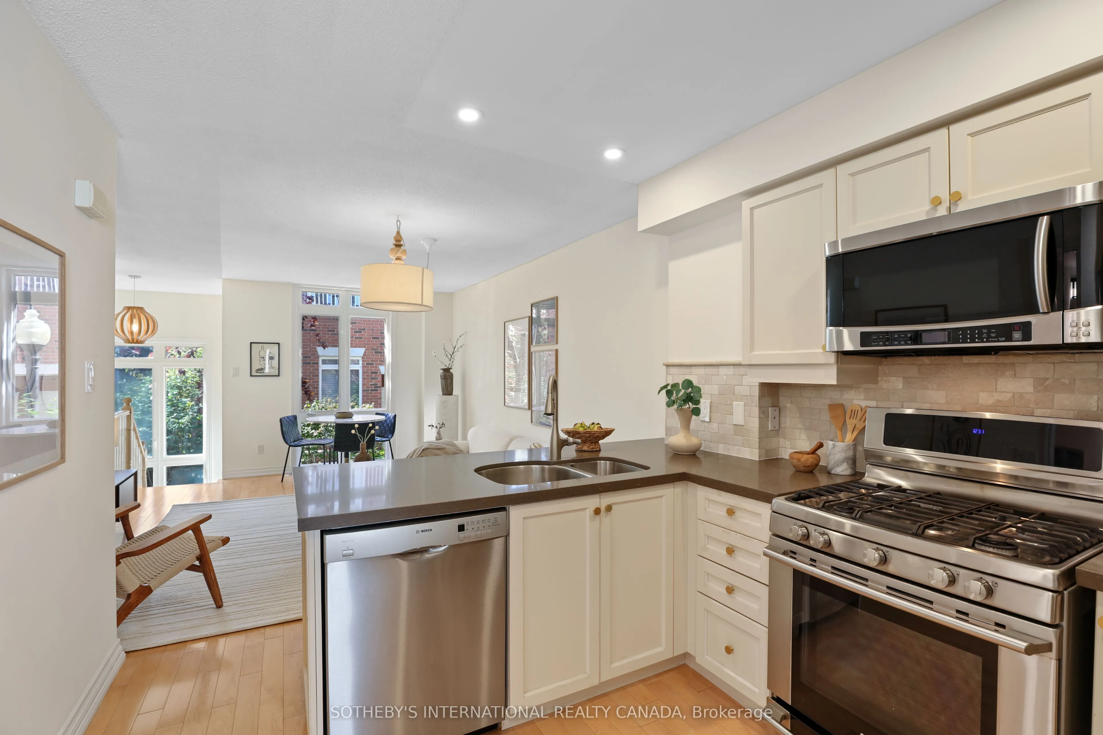 12 Sudbury Street, #1204