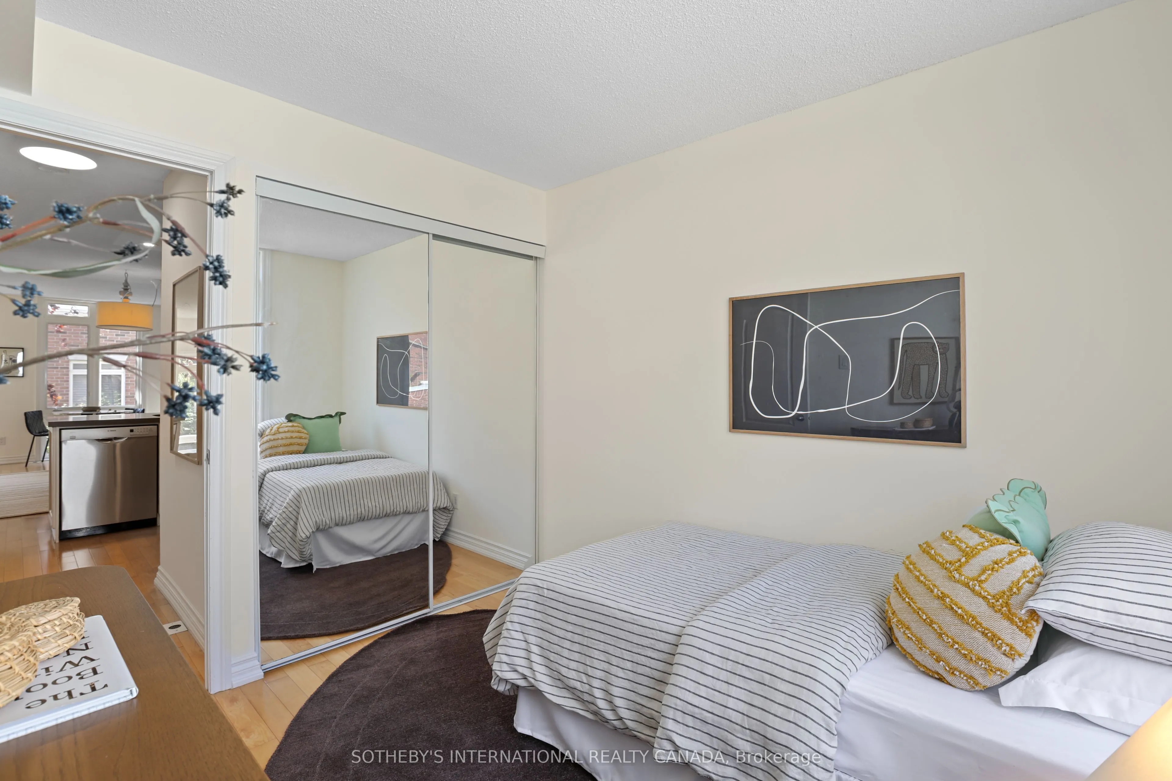 12 Sudbury Street, #1204