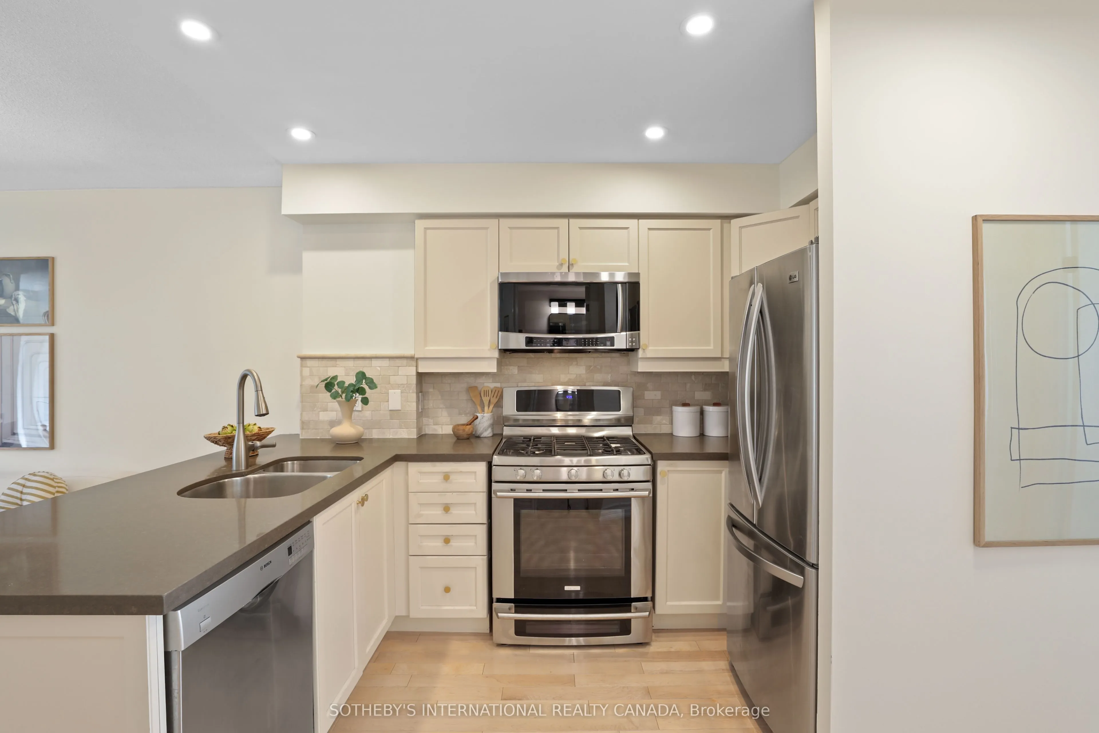 12 Sudbury Street, #1204