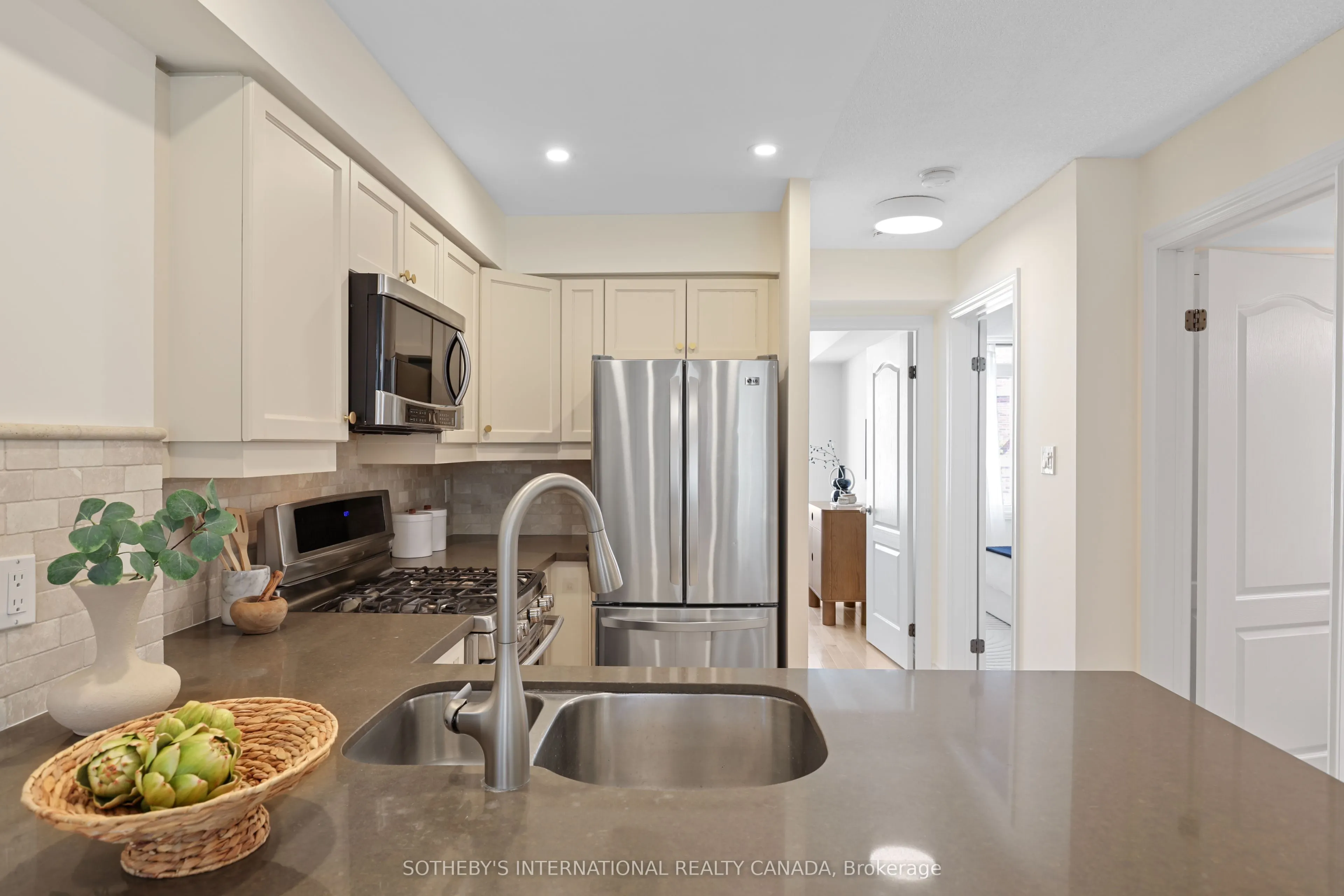 12 Sudbury Street, #1204
