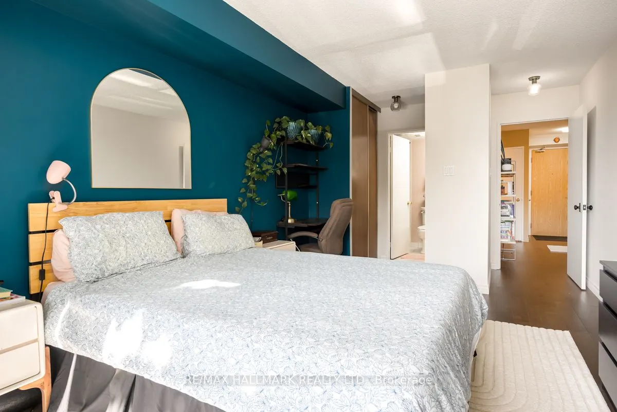 1101 Steeles Avenue W, #207