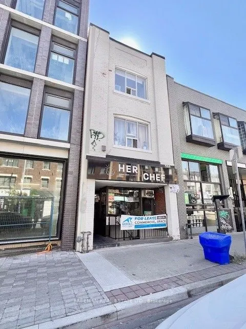 599 Bloor Street W, #Lower Level