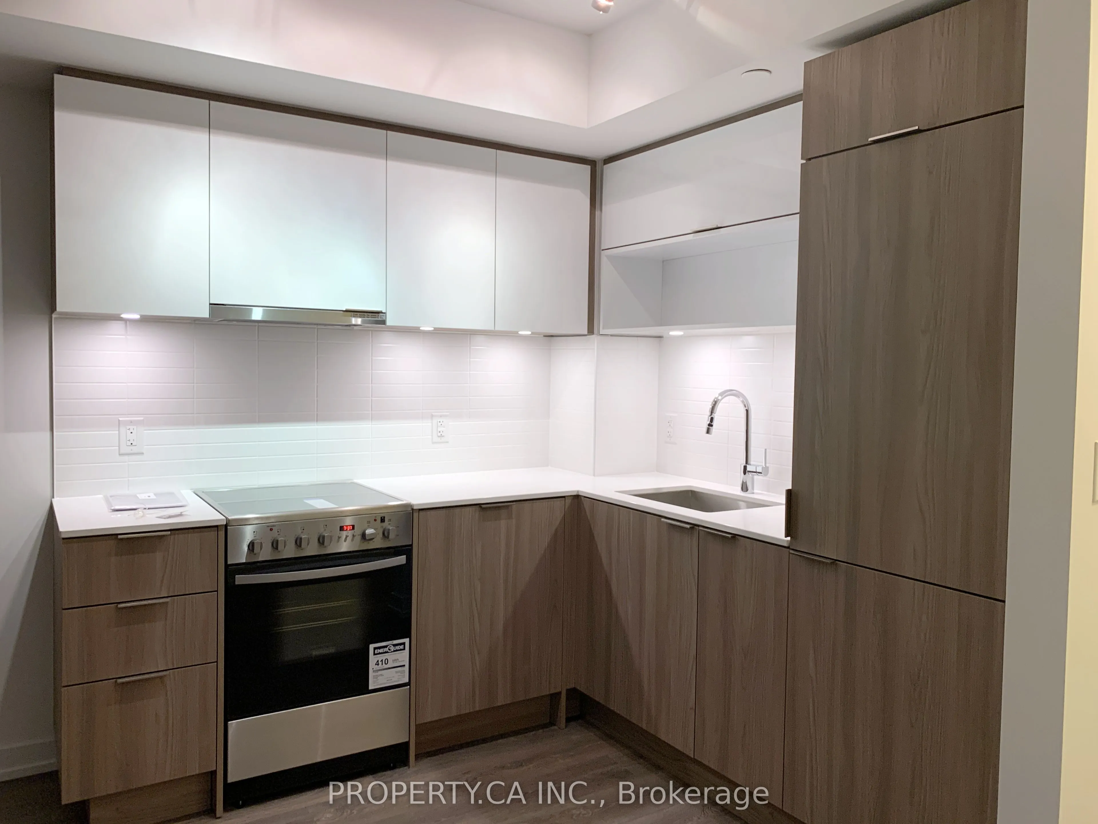 159 Wellesley Street E, #2705