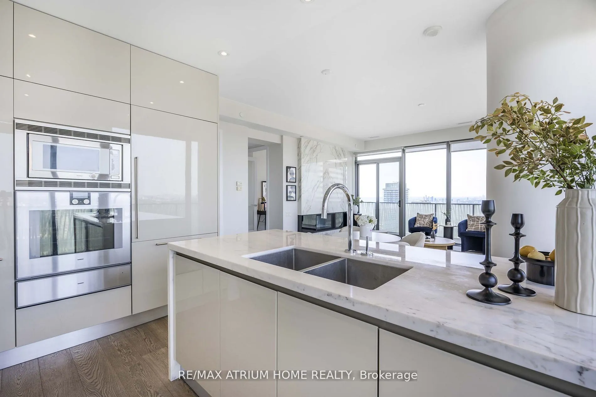42 Charles Street E, #PH 5305