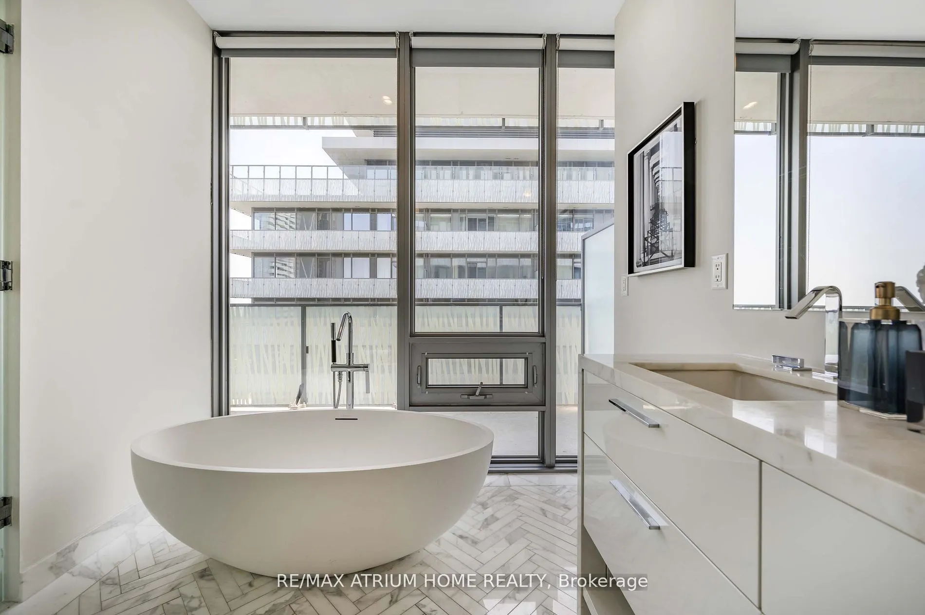 42 Charles Street E, #PH 5305
