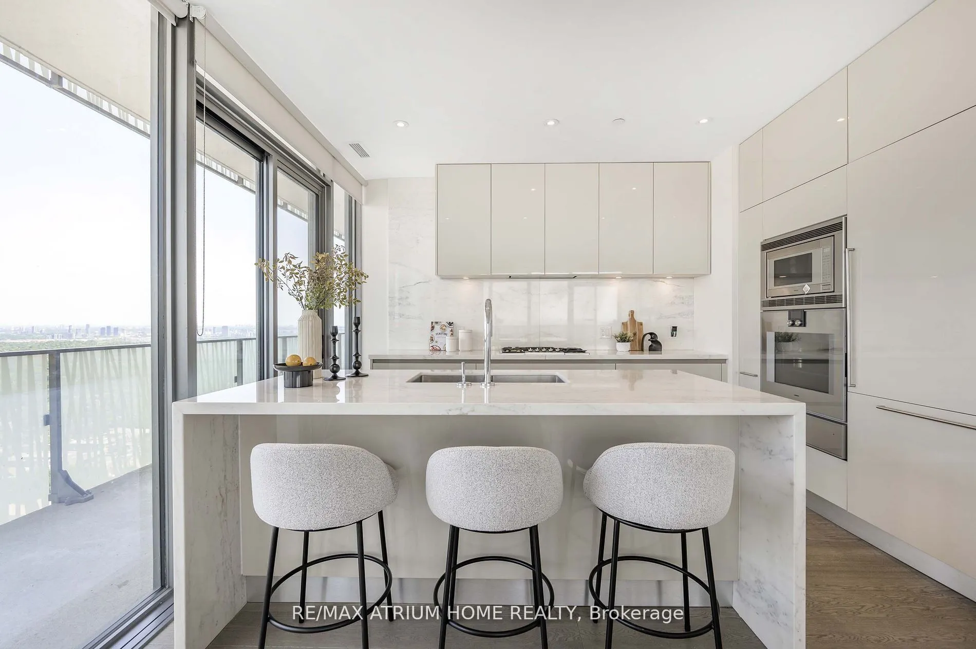 42 Charles Street E, #PH 5305