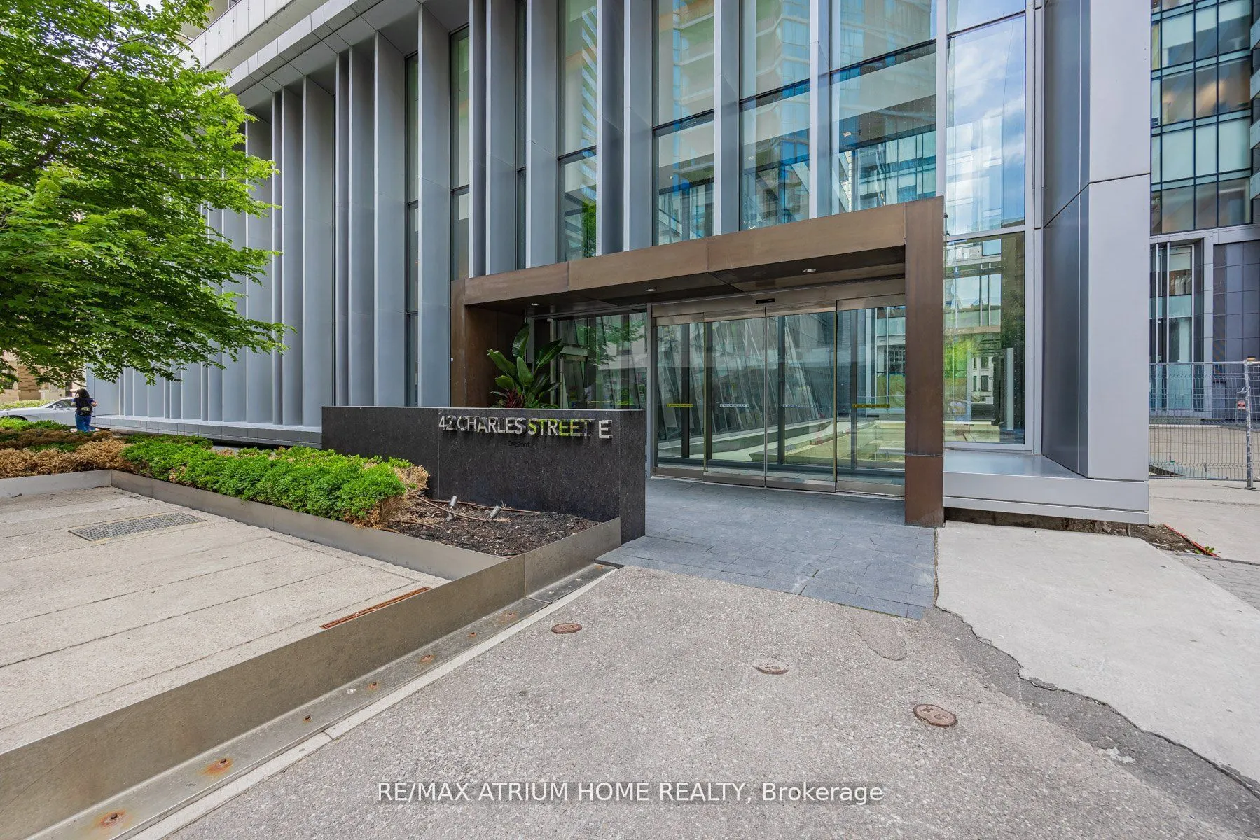 42 Charles Street E, #PH 5305