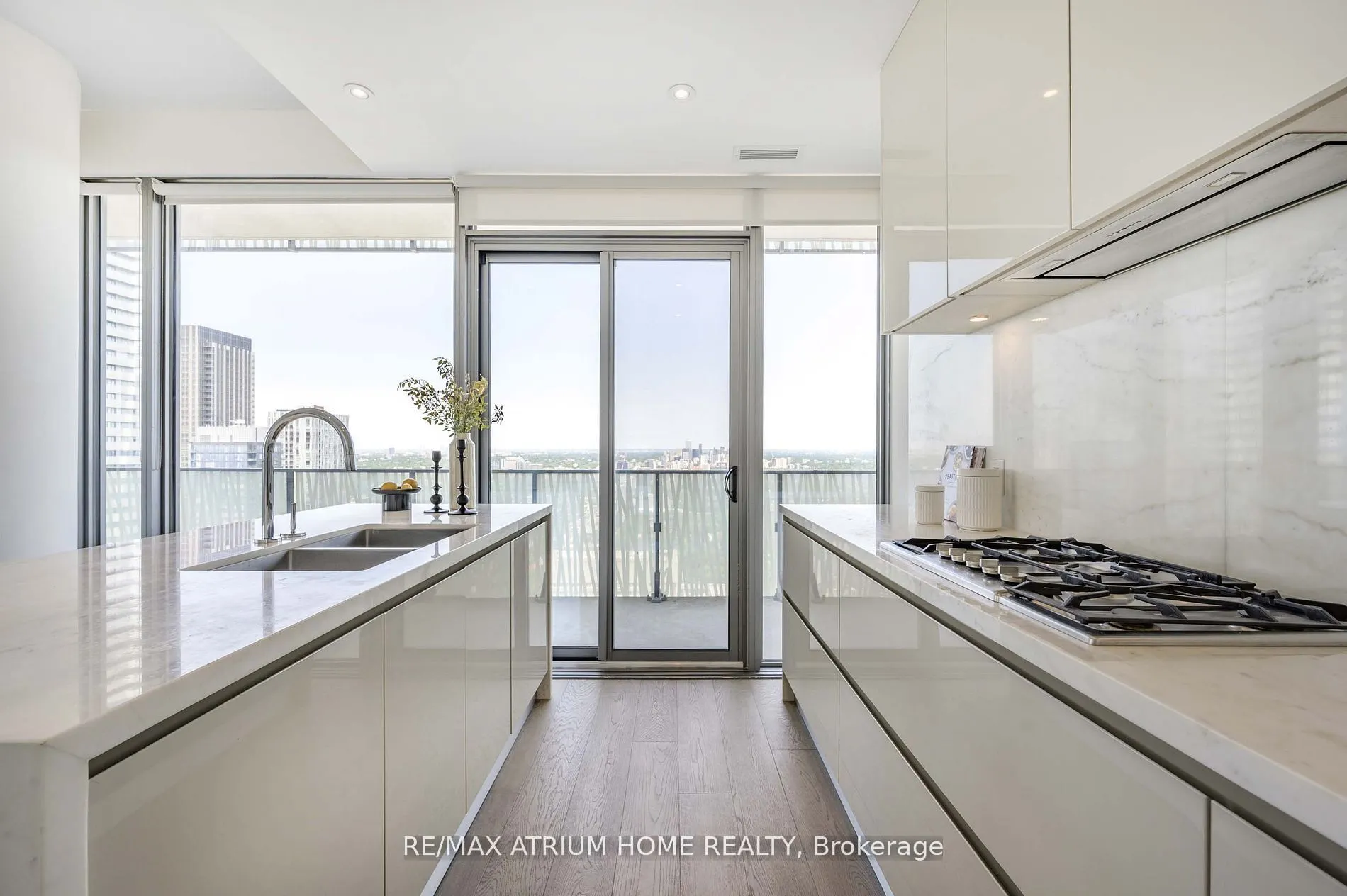42 Charles Street E, #PH 5305
