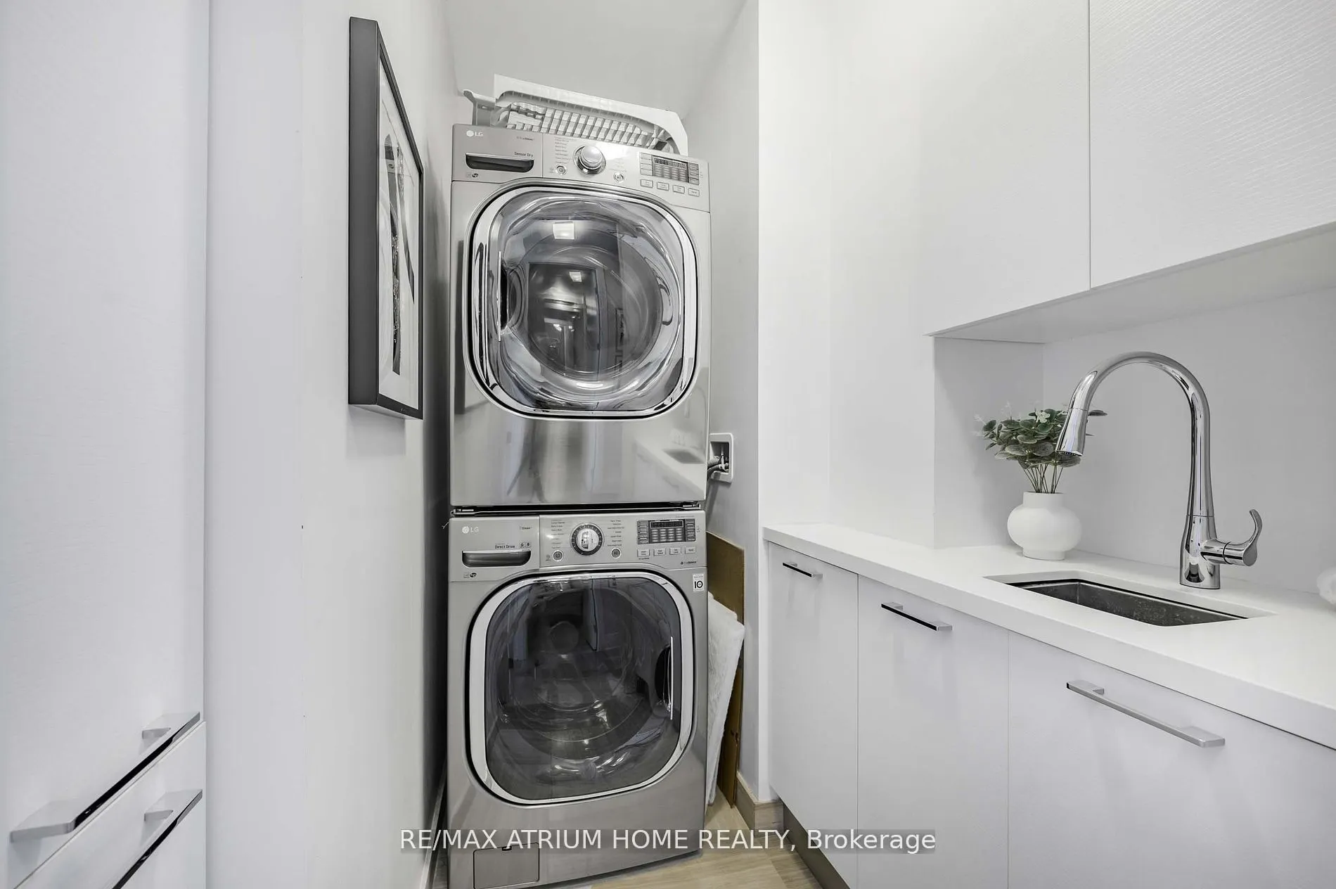 42 Charles Street E, #PH 5305
