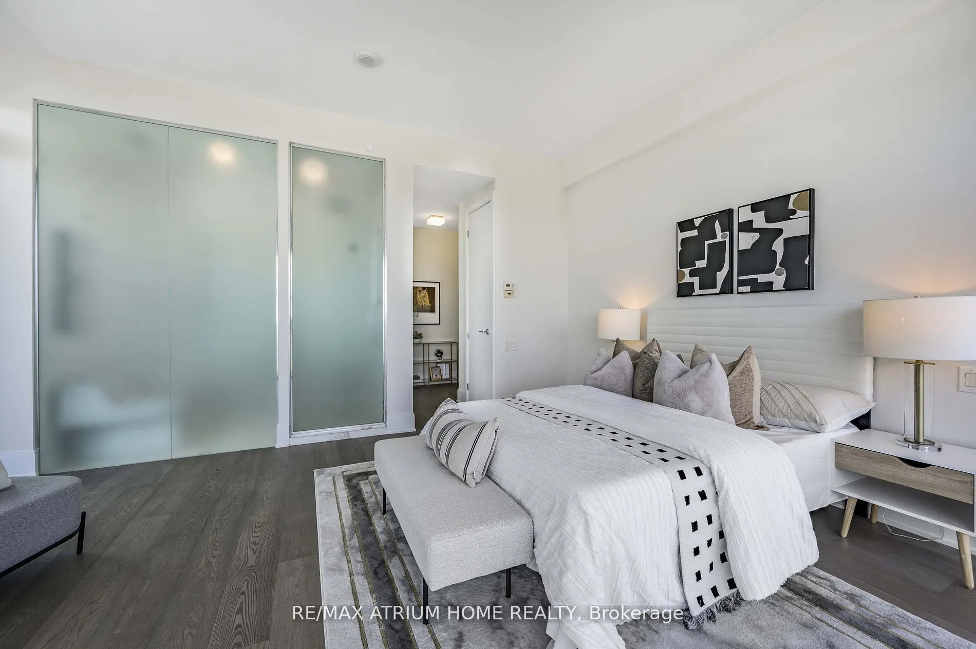 42 Charles Street E, #PH 5305