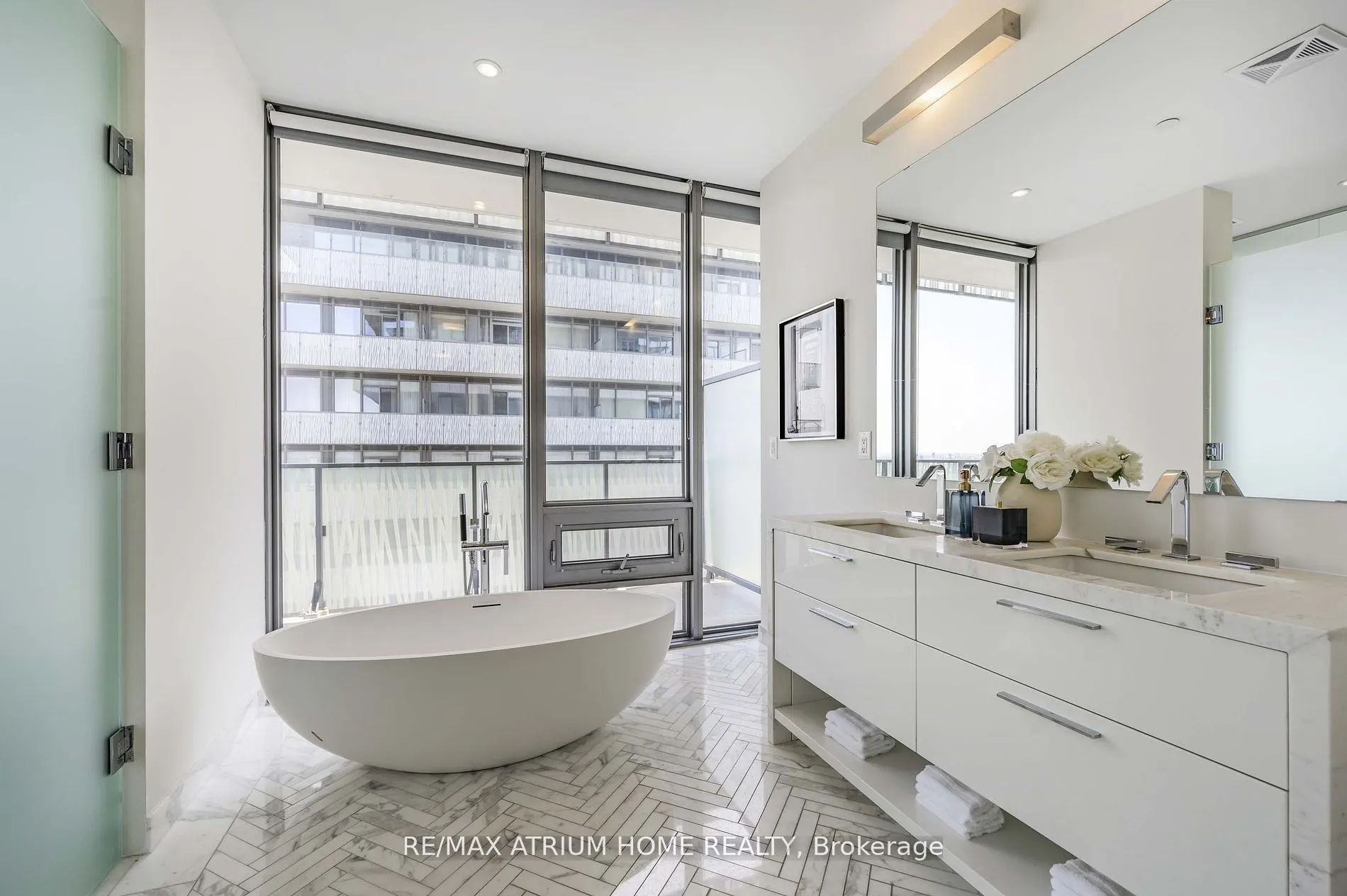 42 Charles Street E, #PH 5305
