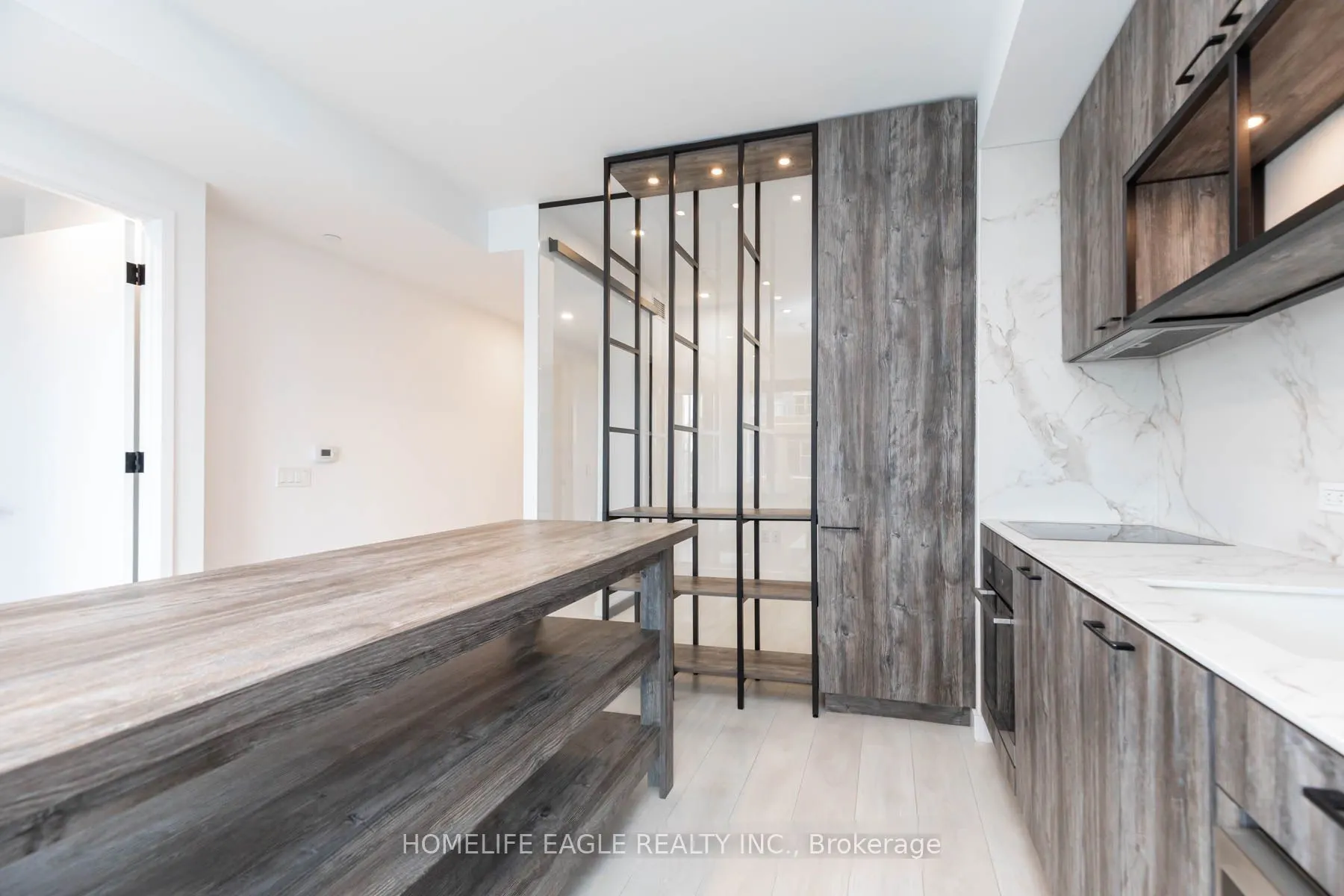 505 Richmond Street W, #514