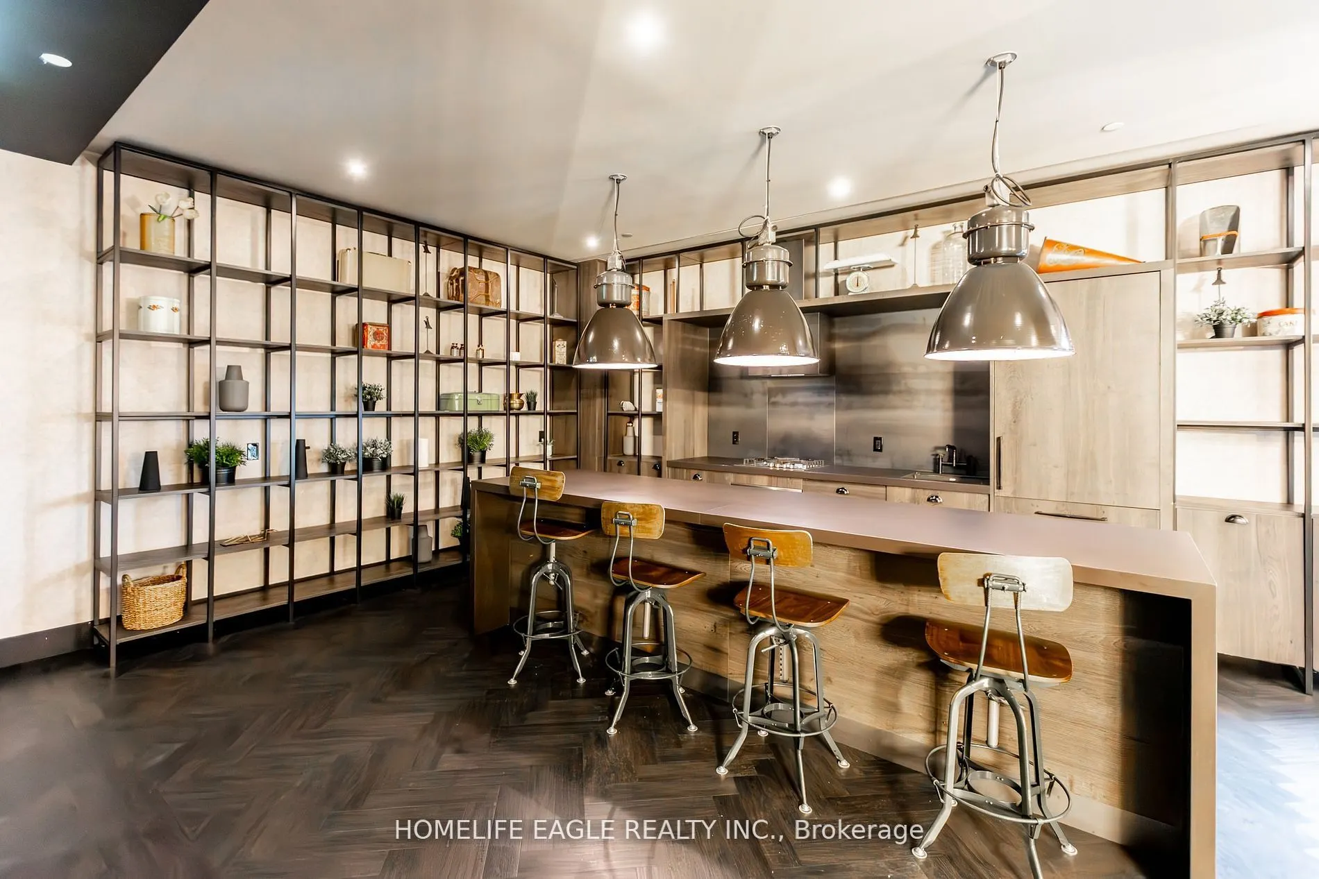 505 Richmond Street W, #514