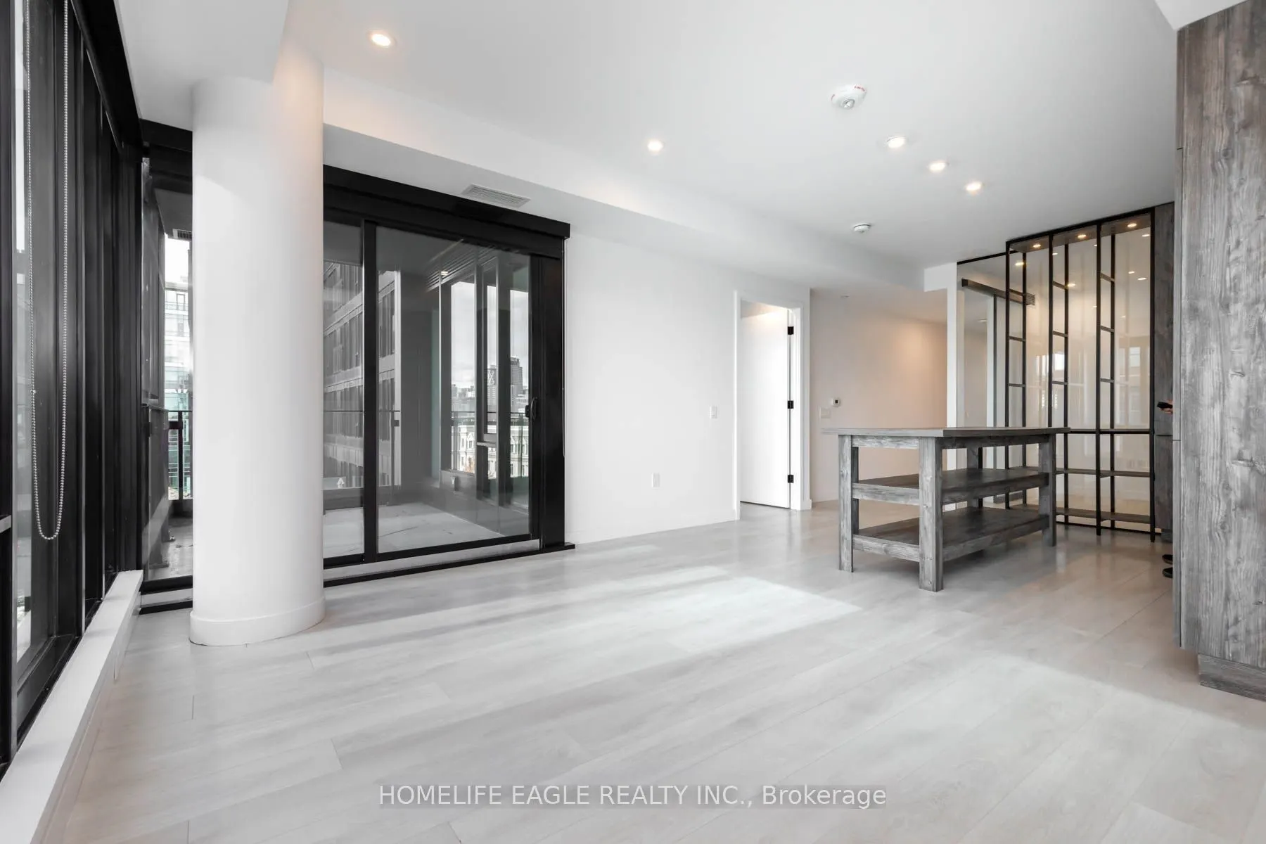 505 Richmond Street W, #514