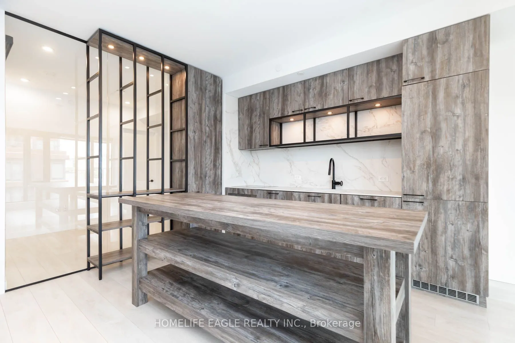 505 Richmond Street W, #514