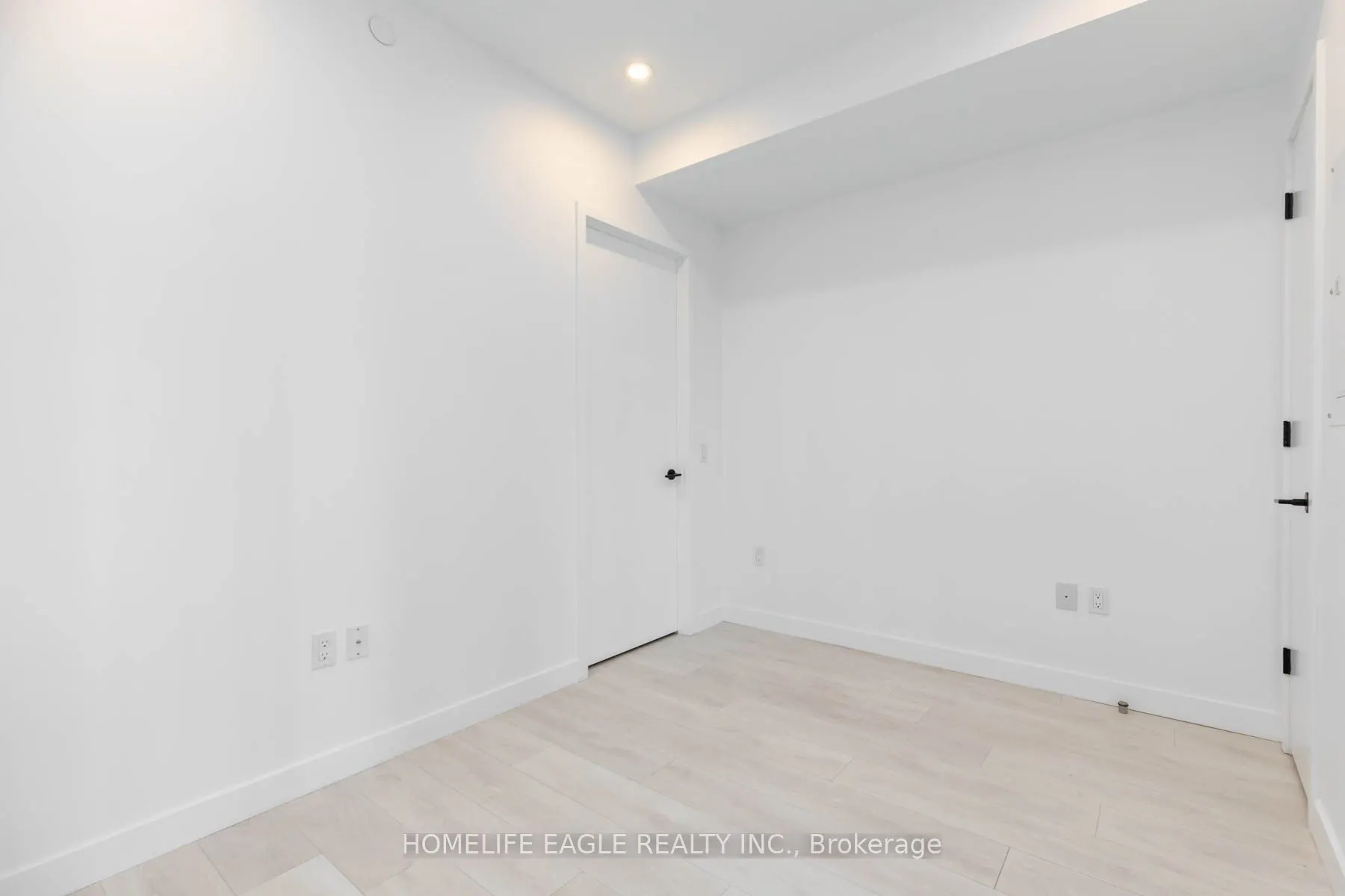 505 Richmond Street W, #514