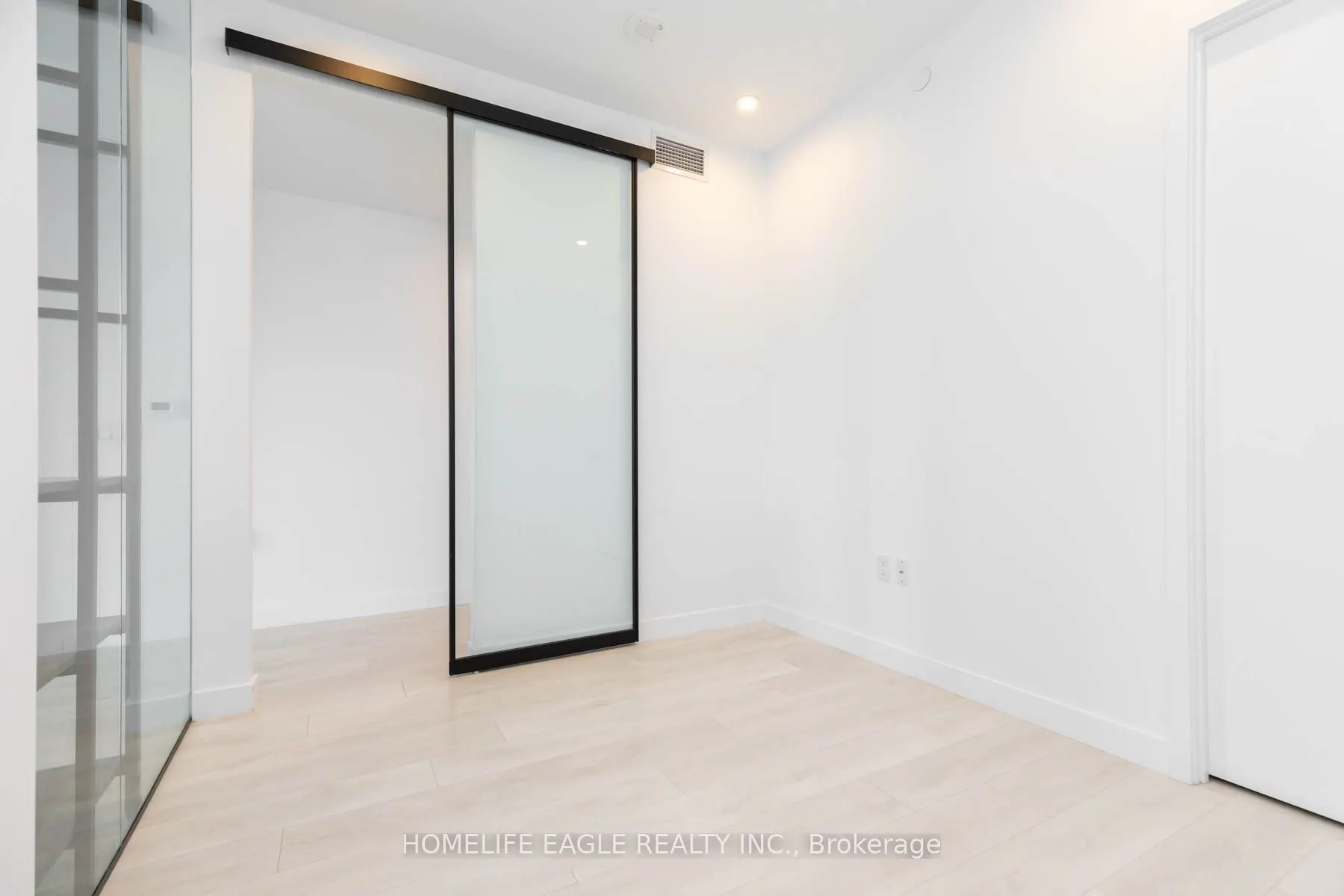 505 Richmond Street W, #514