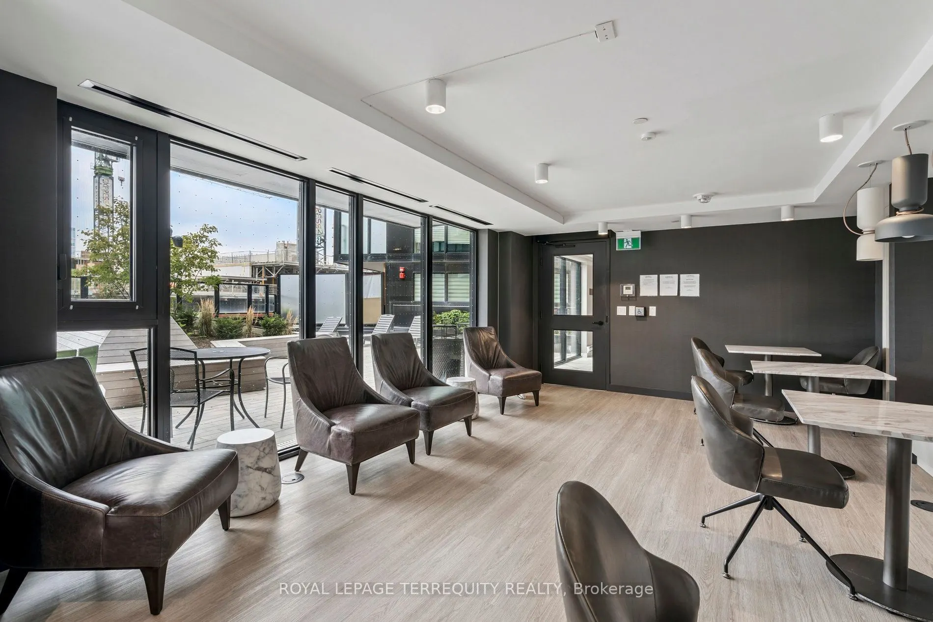8 Tippett Road, #809