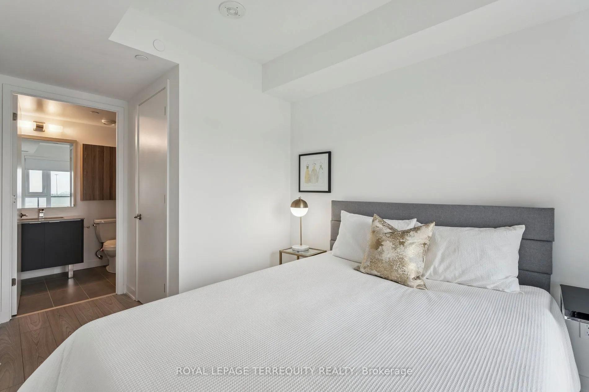 8 Tippett Road, #809