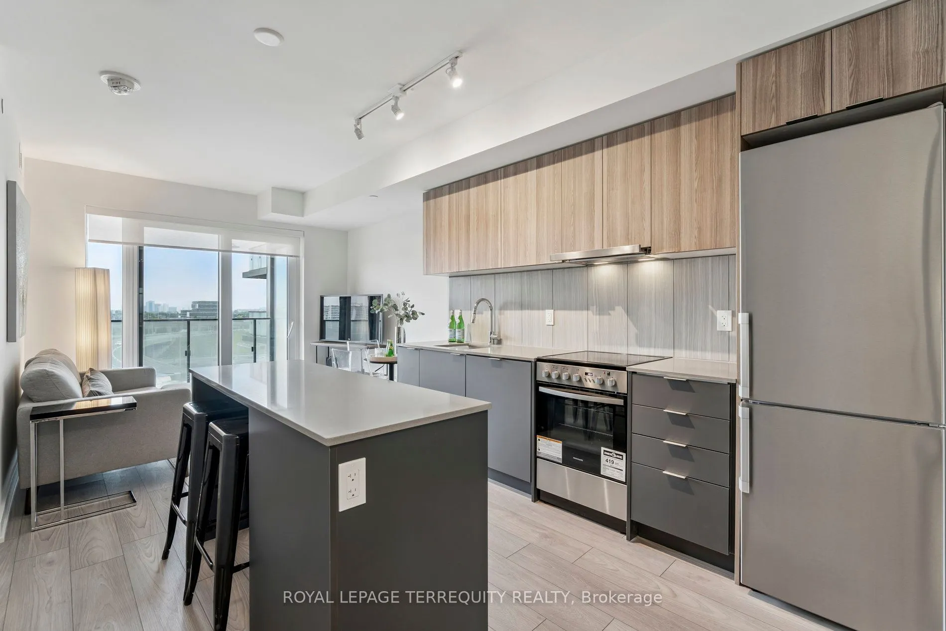 8 Tippett Road, #809