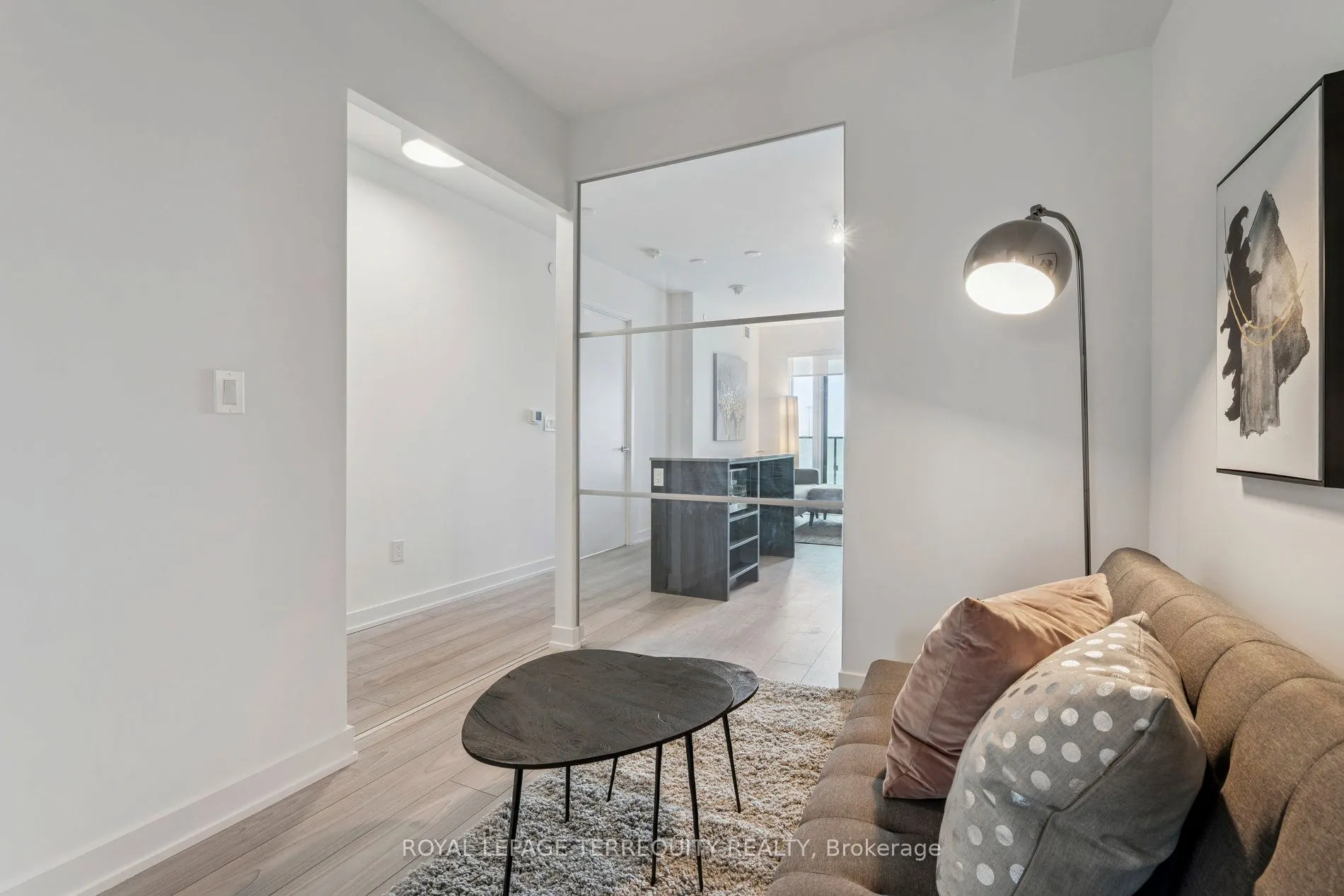 8 Tippett Road, #809