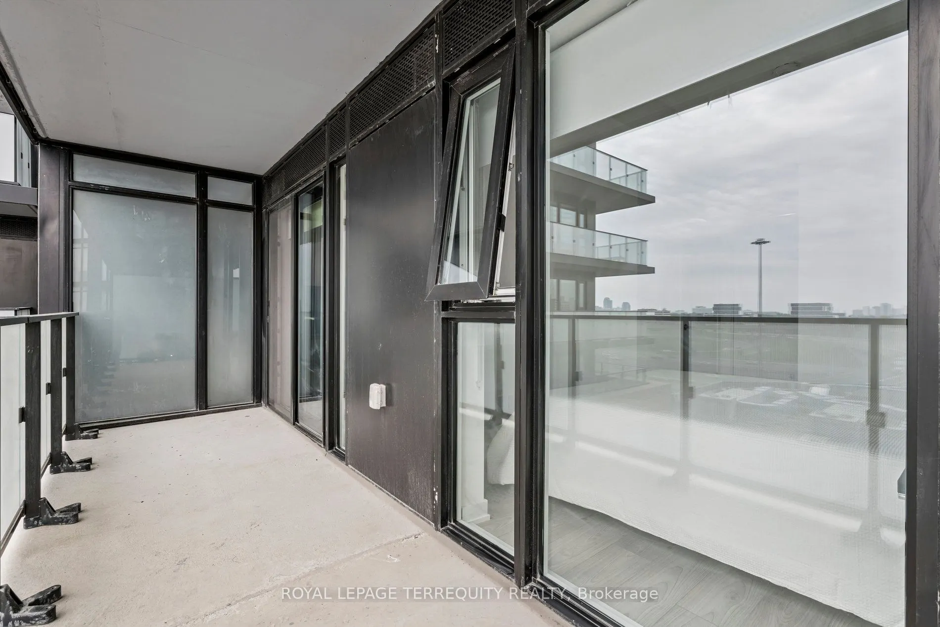 8 Tippett Road, #809
