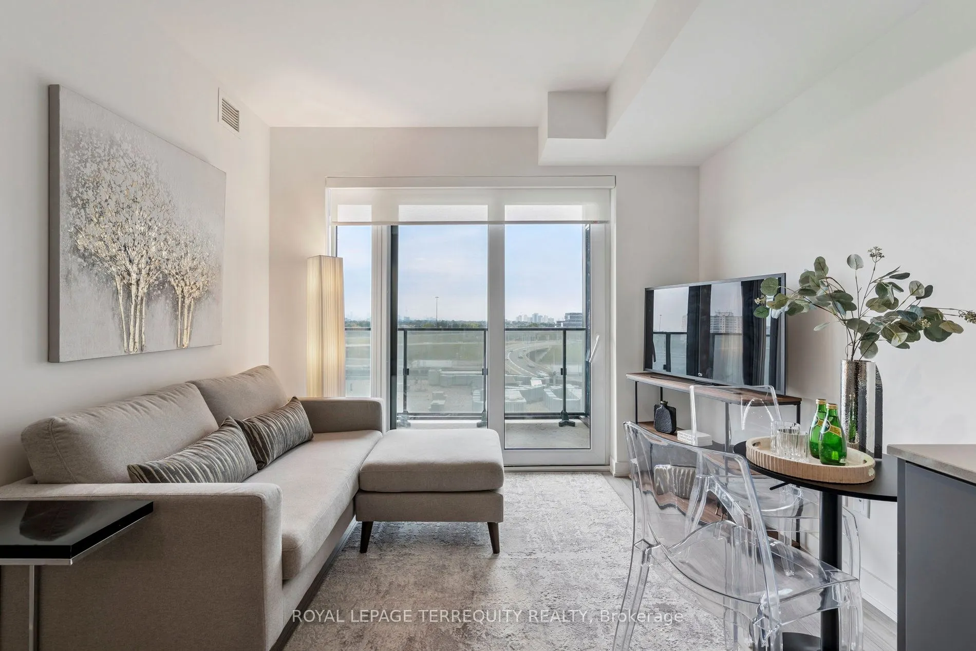 8 Tippett Road, #809