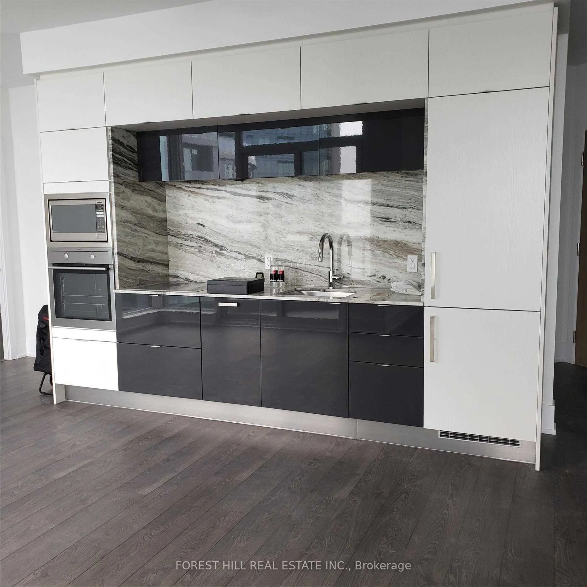 1 Edgewater Drive, #915