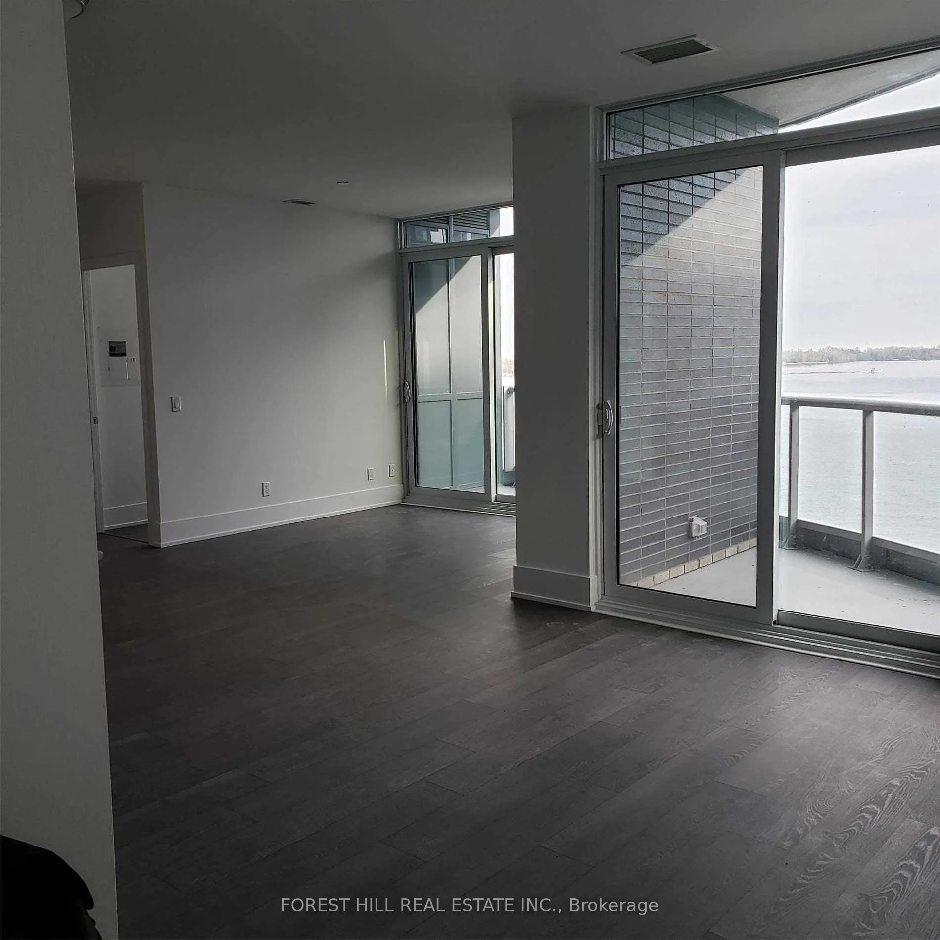 1 Edgewater Drive, #915