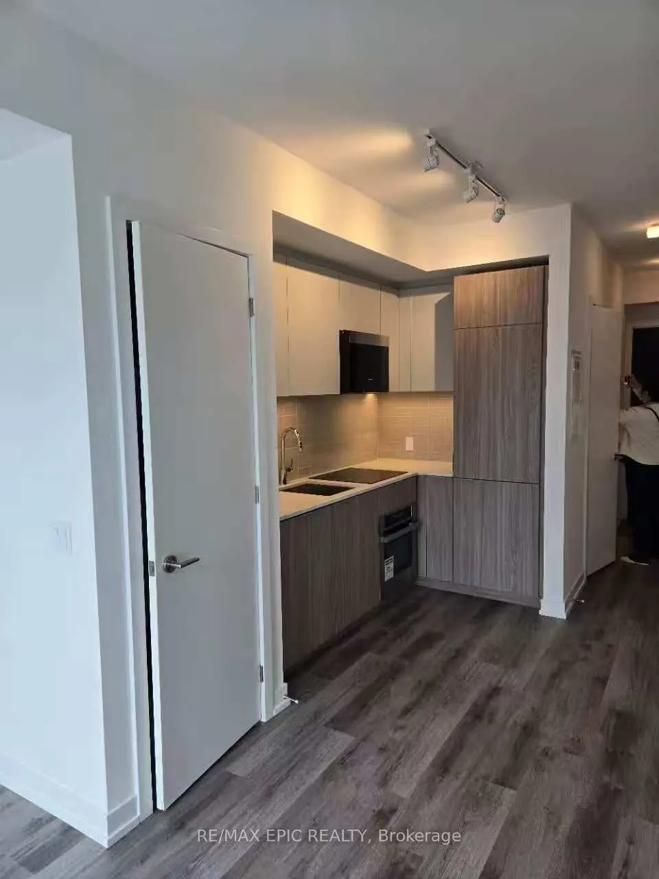 28 Eastern Avenue, #1017