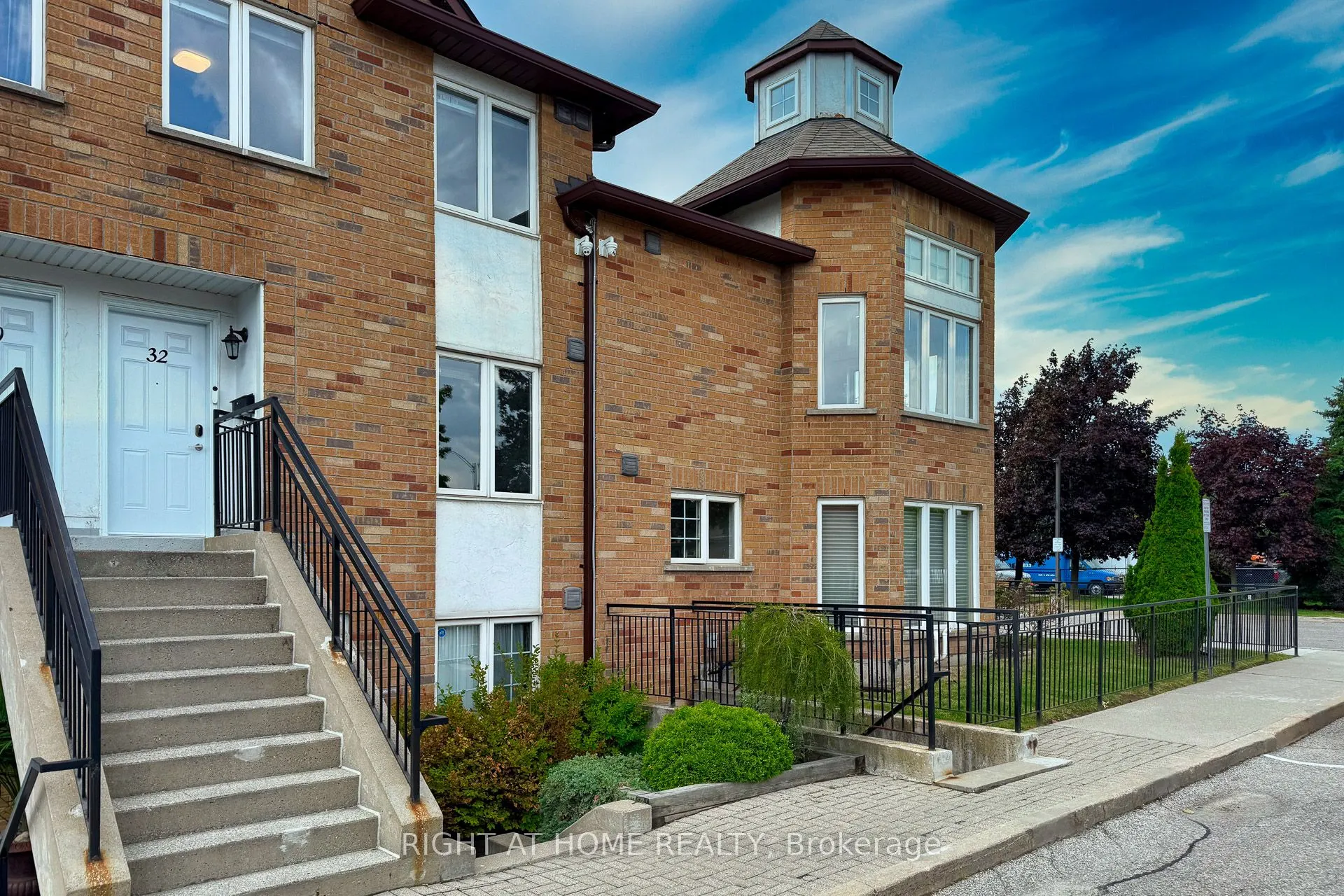 988 SHEPPARD Avenue W, #32