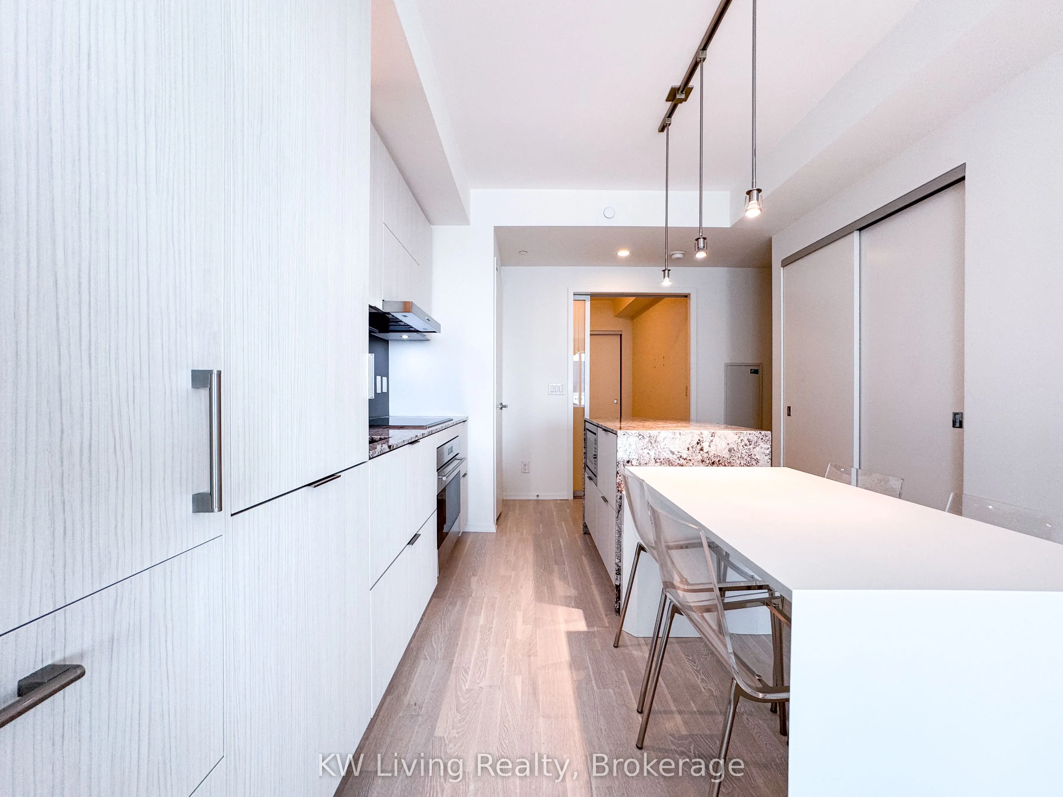 1 Bloor Street E, #6107